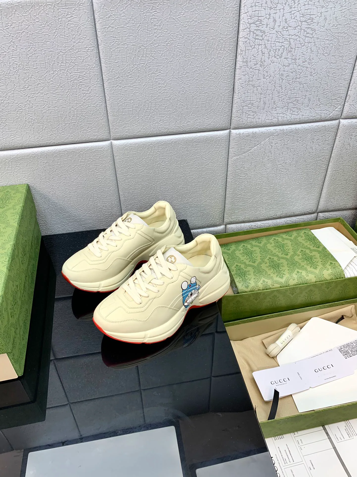 Кроссовки Женские Gucci 13080126