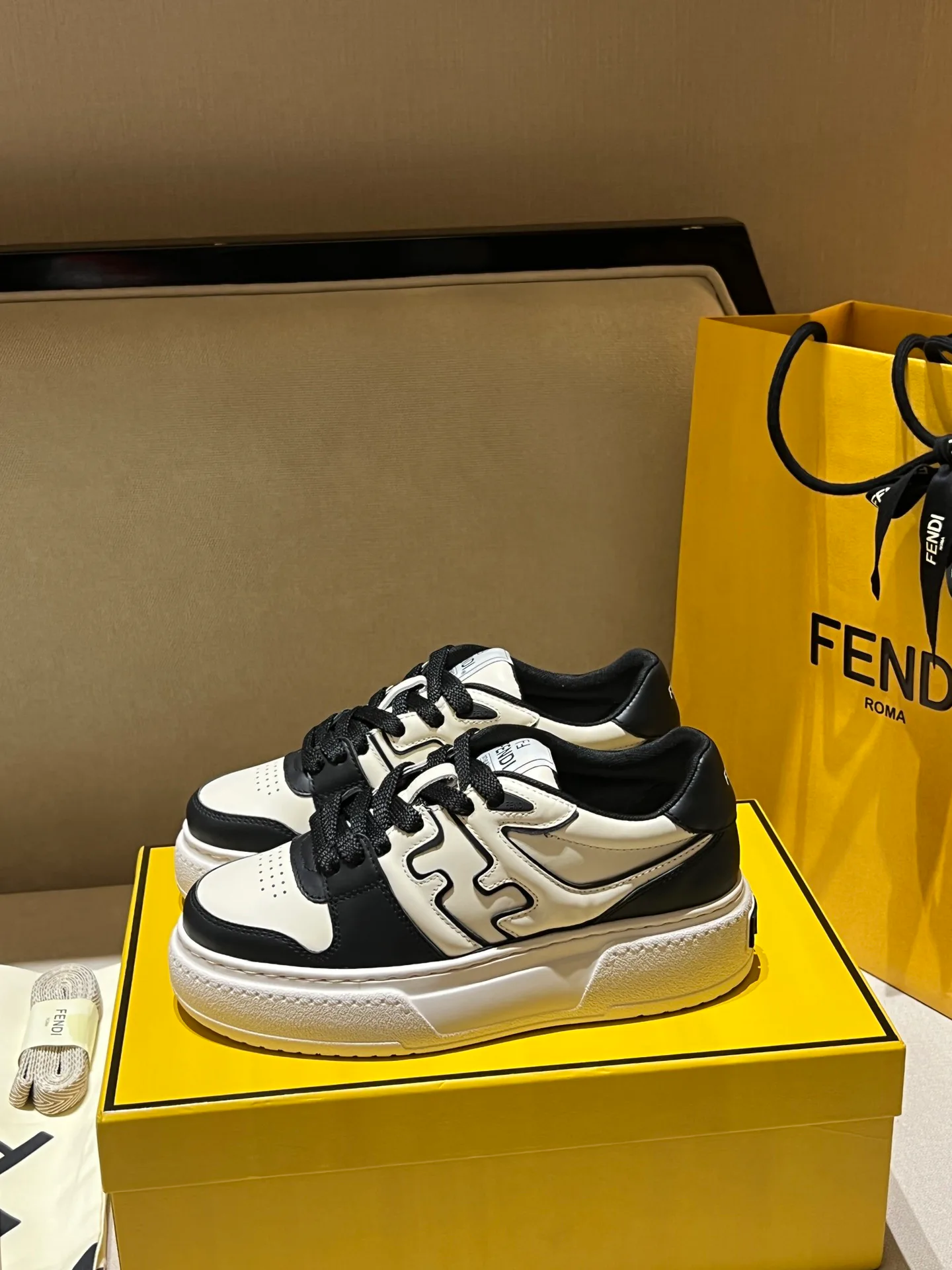 Кроссовки Женские Fendi 197194