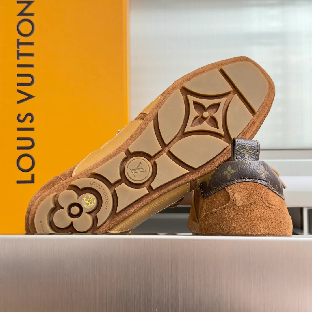 Кроссовки Женские Louis Vuitton 17780698