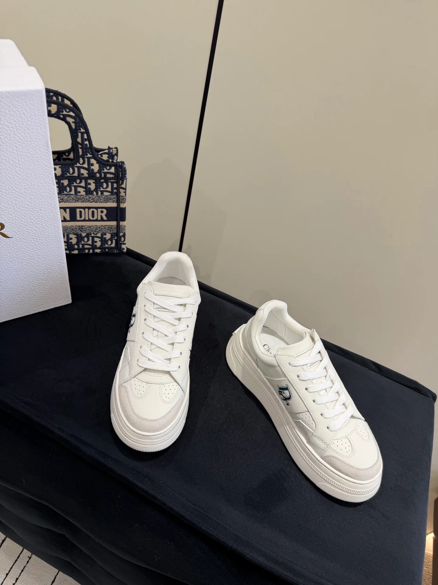 Кроссовки Женские Christian Dior 17977503