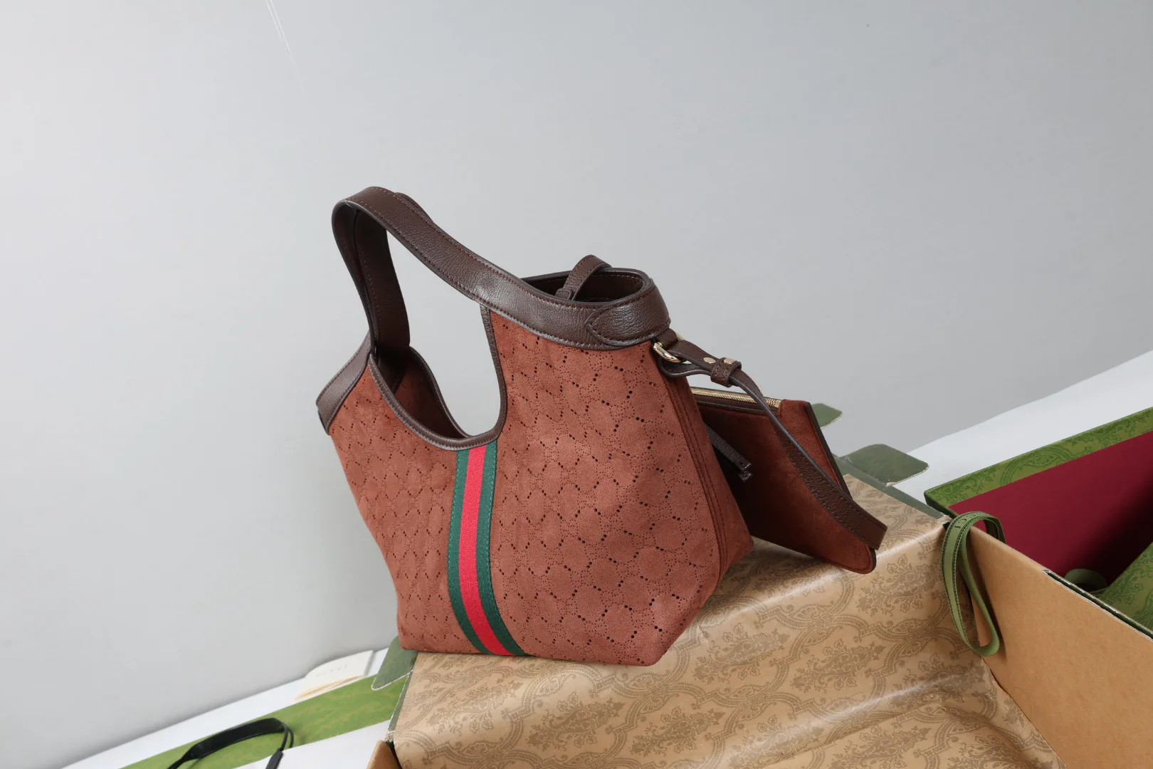 Классические Сумки Женские Gucci 18004289