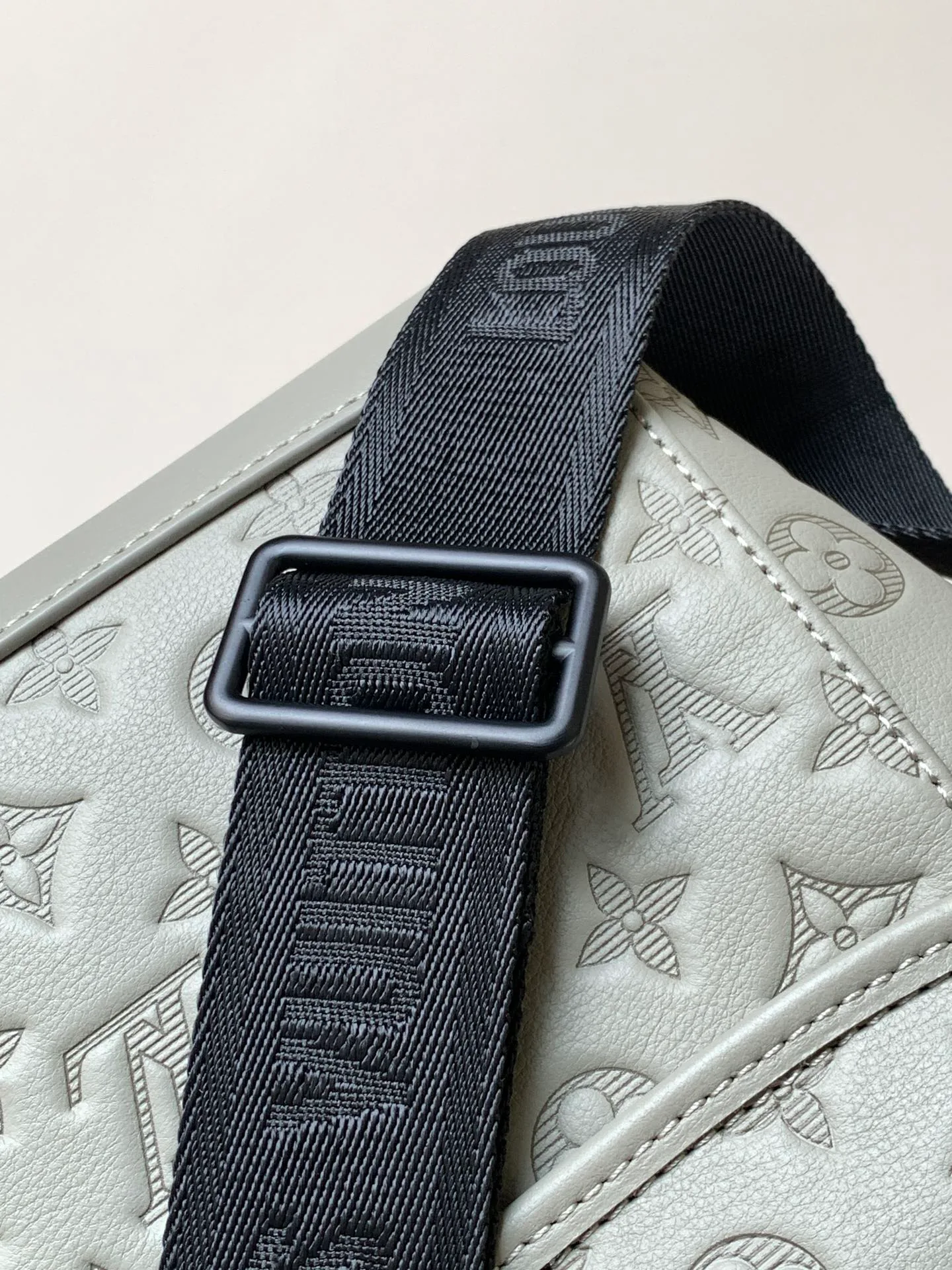 Сумки На Ремне Женские Louis Vuitton 13435237