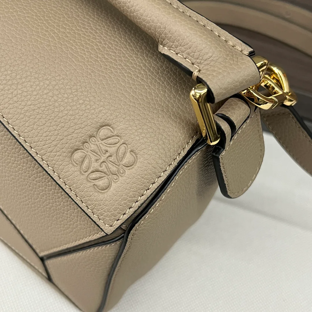 Классические Сумки Женские Loewe 11513610