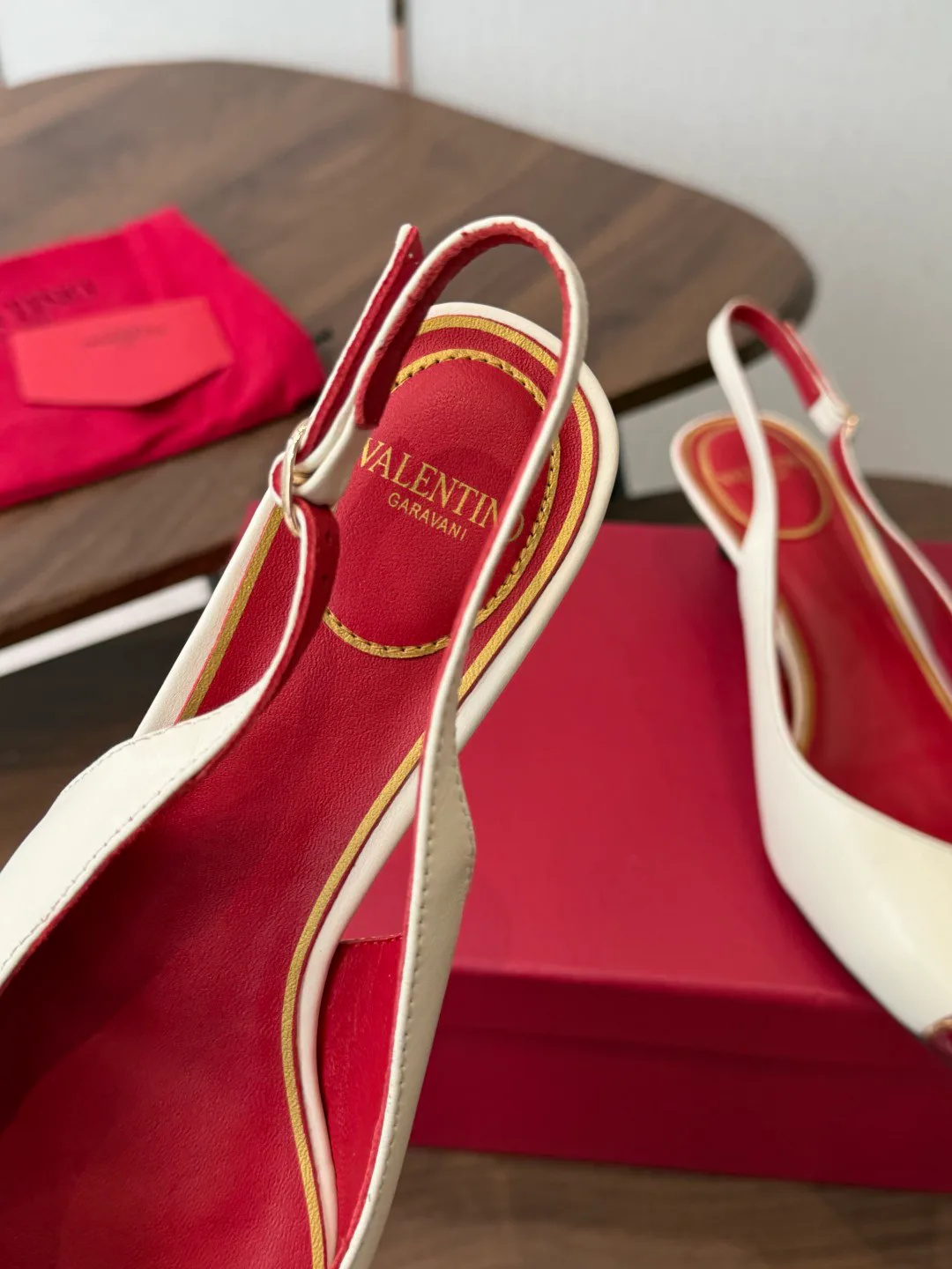 Босоножки Женские Valentino 17364704