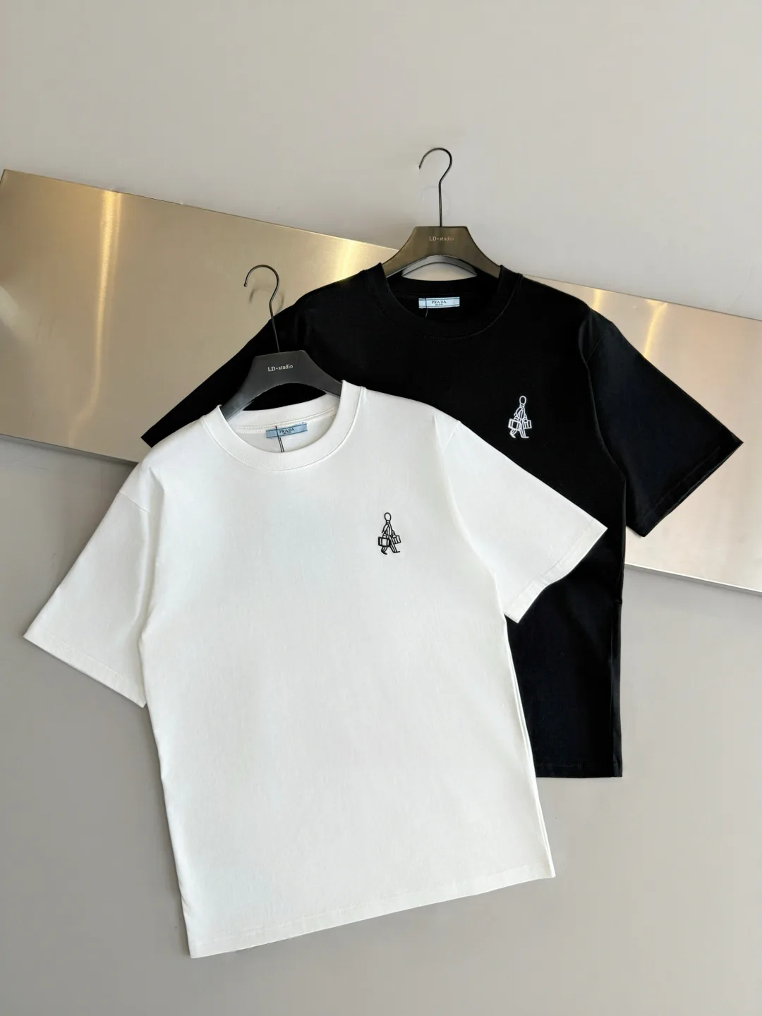 Футболки Женские Prada 11868659