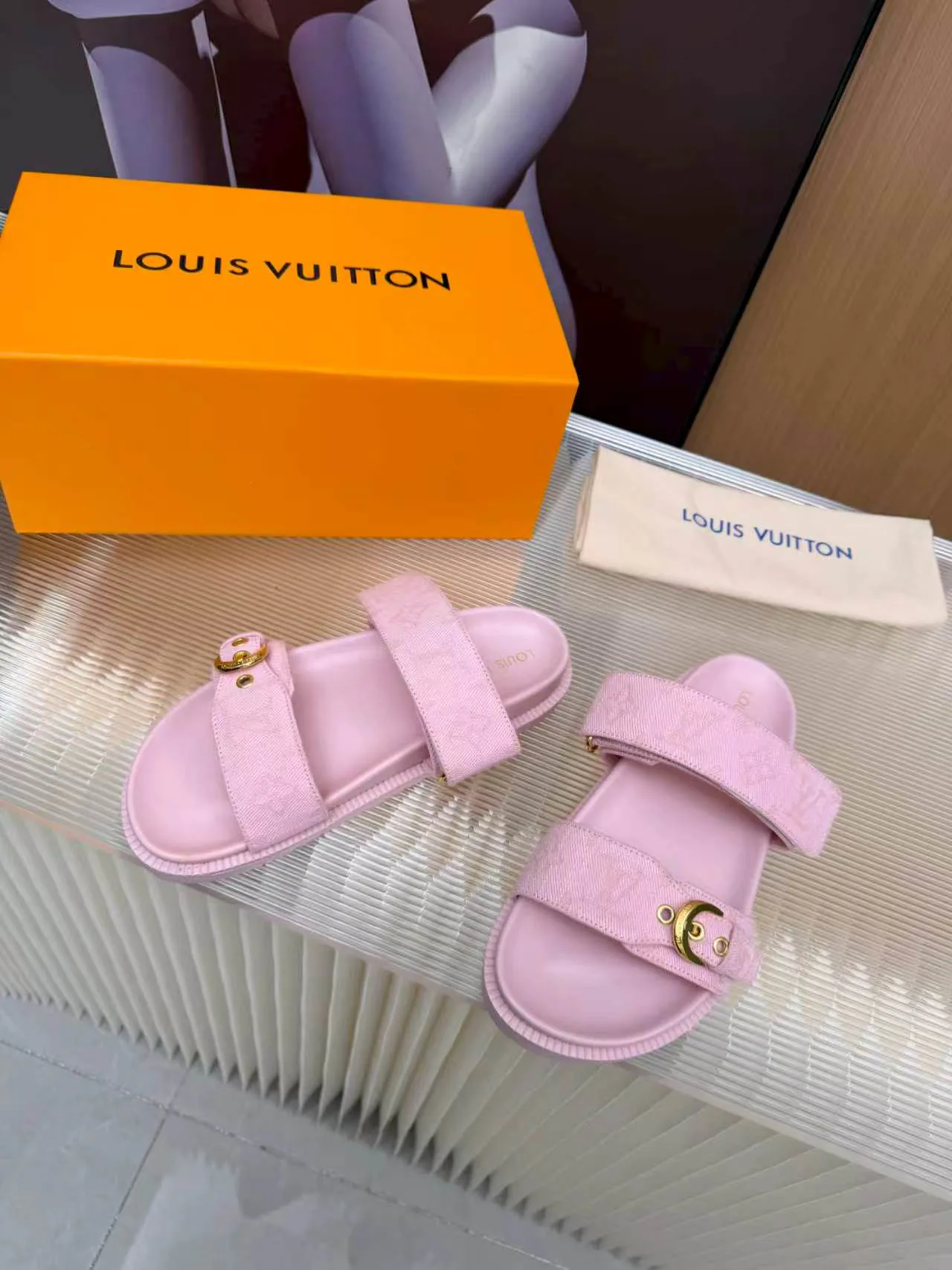Шлепанцы Женские Louis Vuitton 11633021