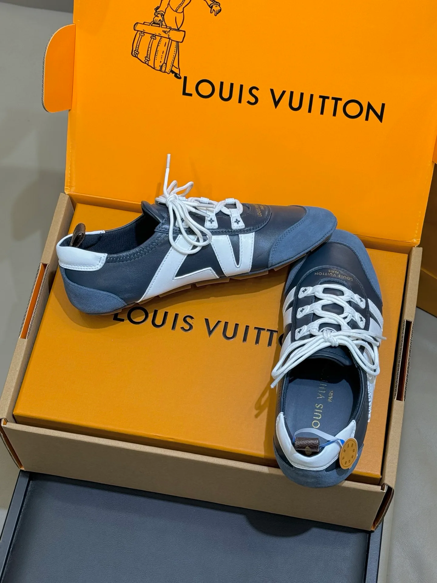 Кроссовки Женские Louis Vuitton 1280028