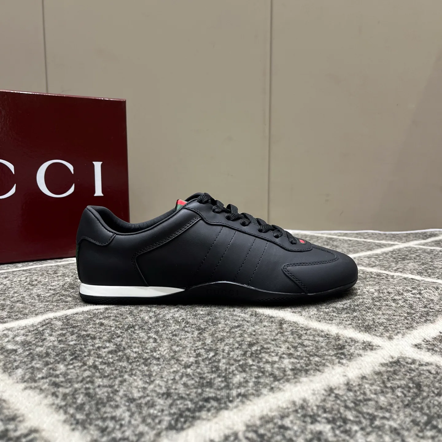 Кроссовки Женские Gucci 480643