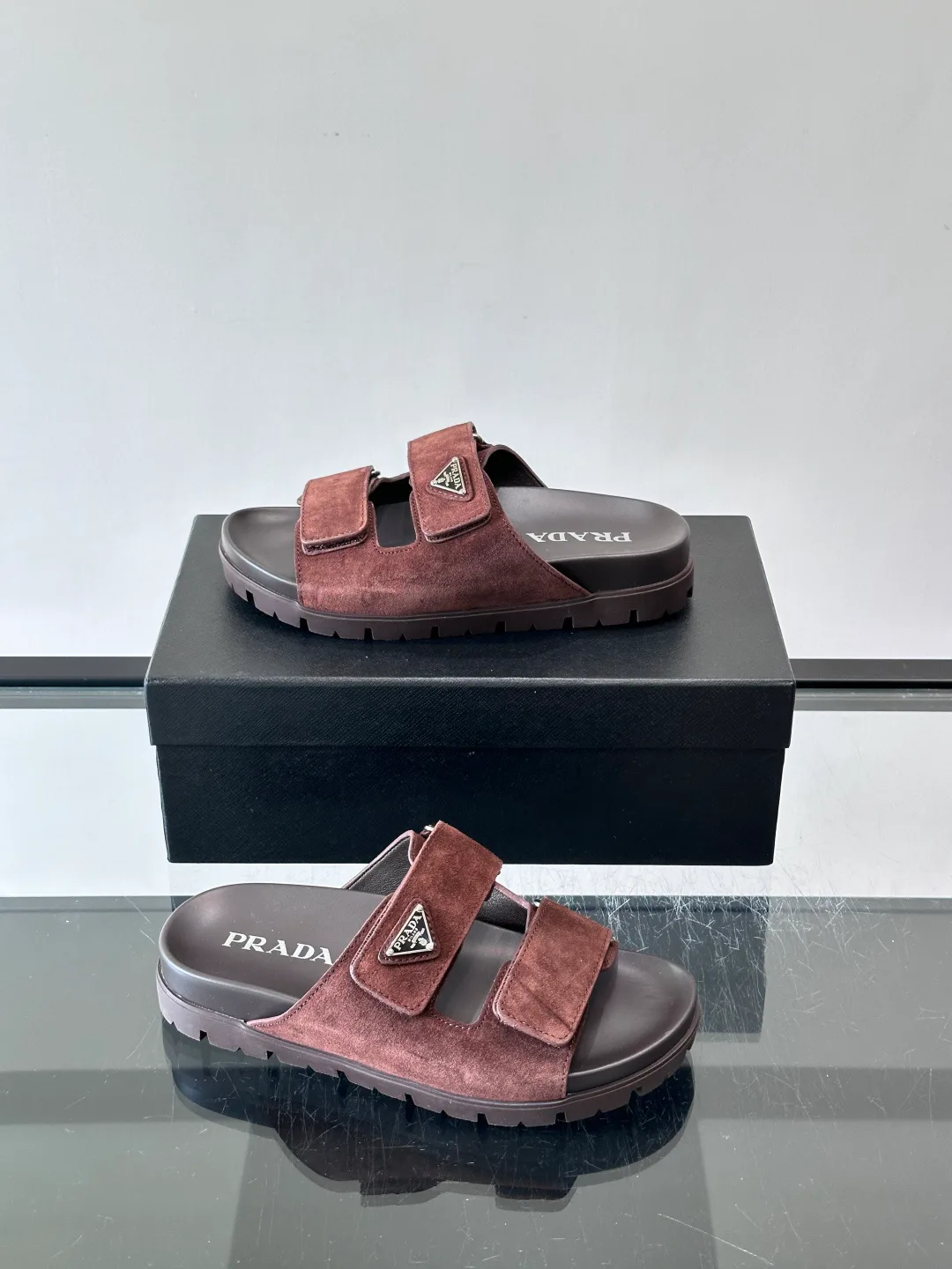Шлепанцы Женские Prada 17689186