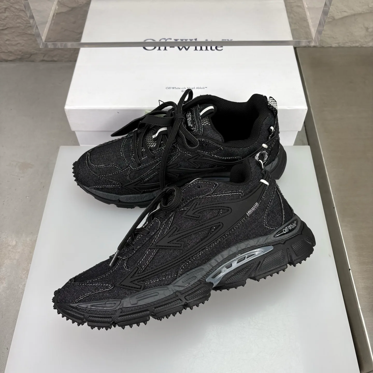 Кроссовки Женские Off-White 18351520