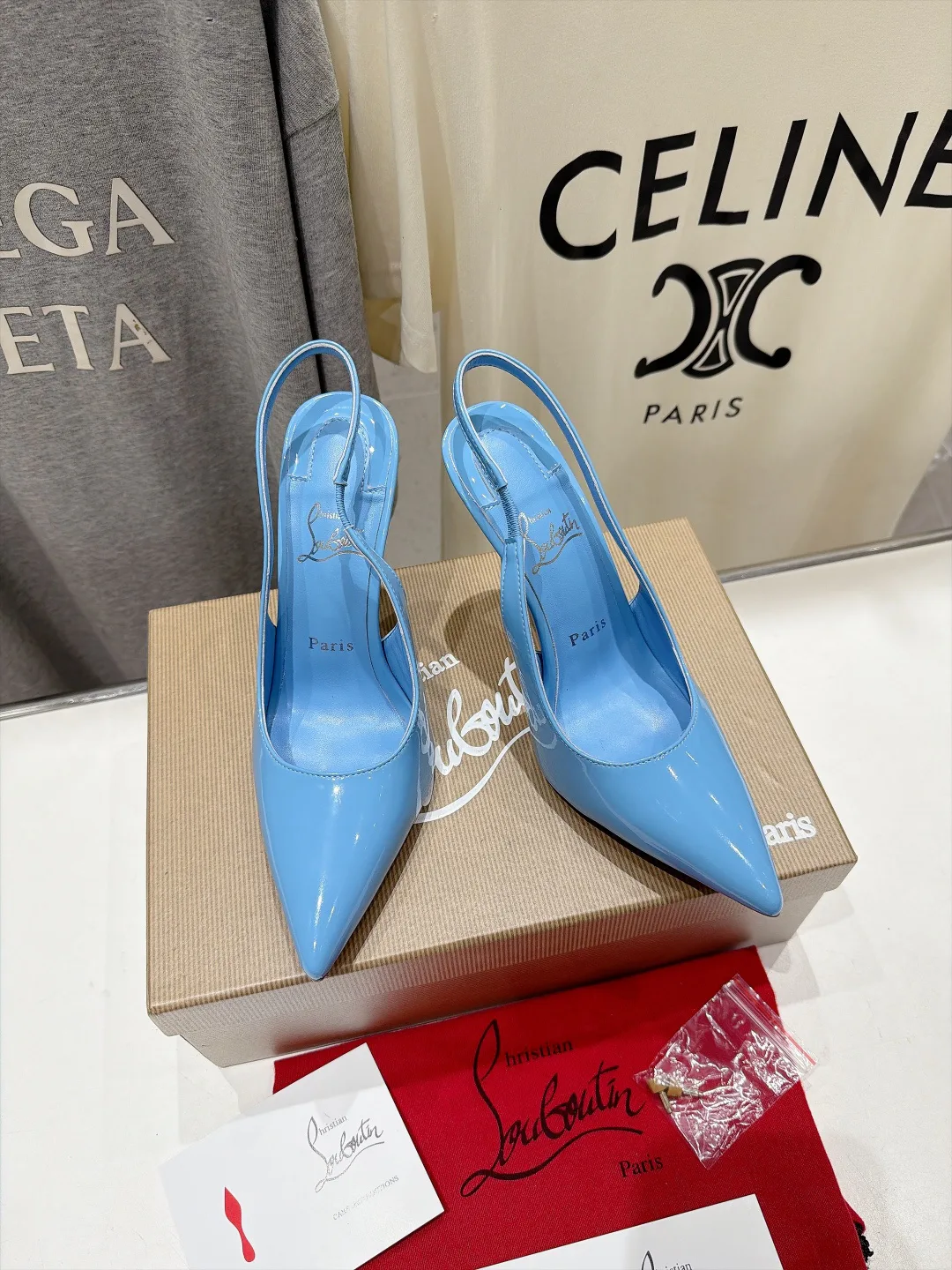 Туфли Женские Christian Louboutin 19465665