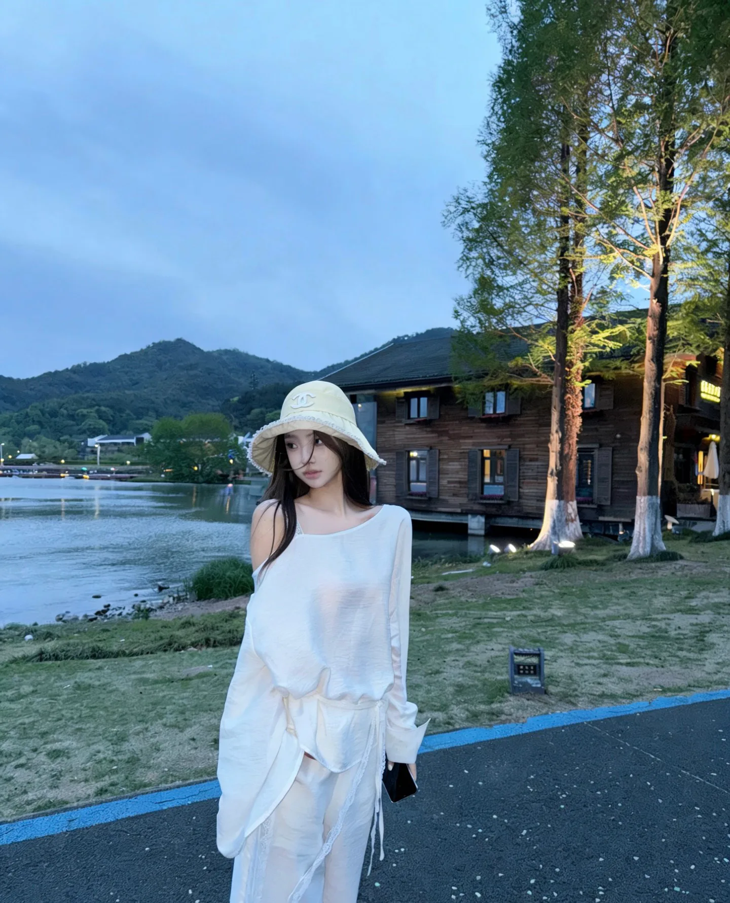 Головные Уборы Chanel 13540928