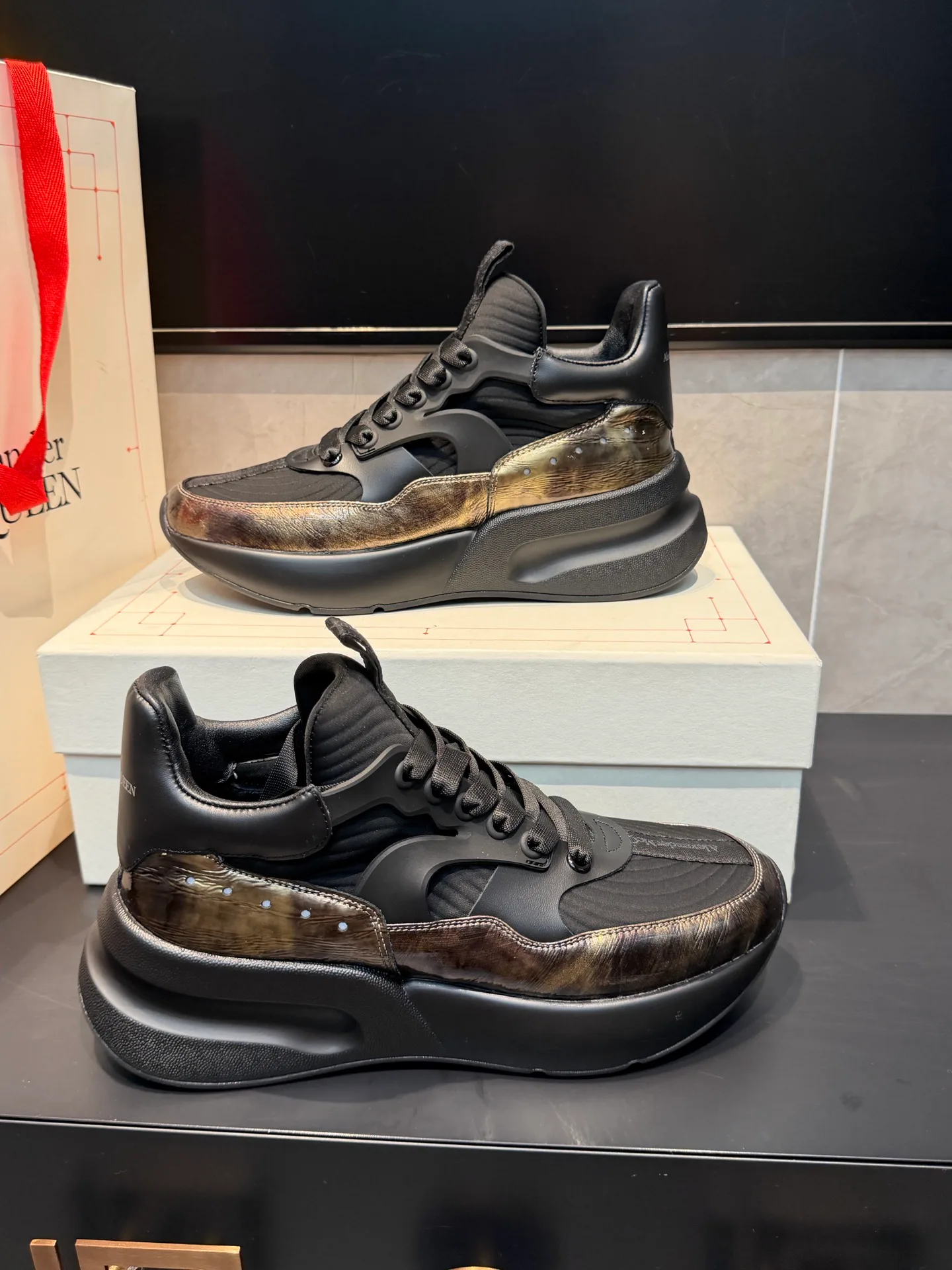 Кроссовки Женские Alexander Mcqueen 18363812