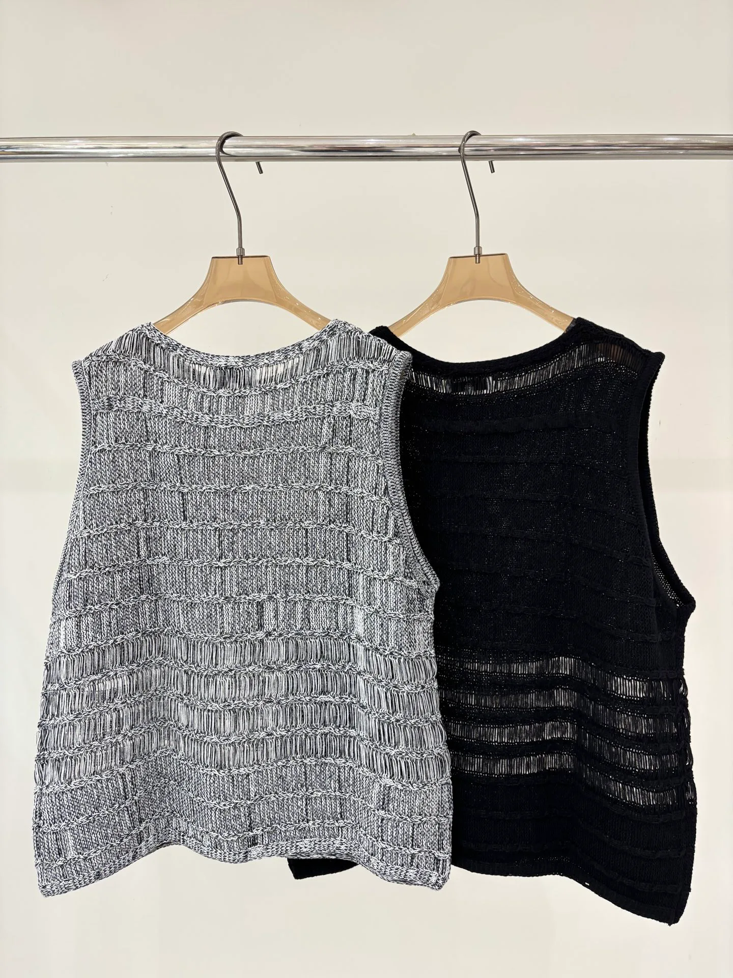 Жилеты Женские Chanel 11239614
