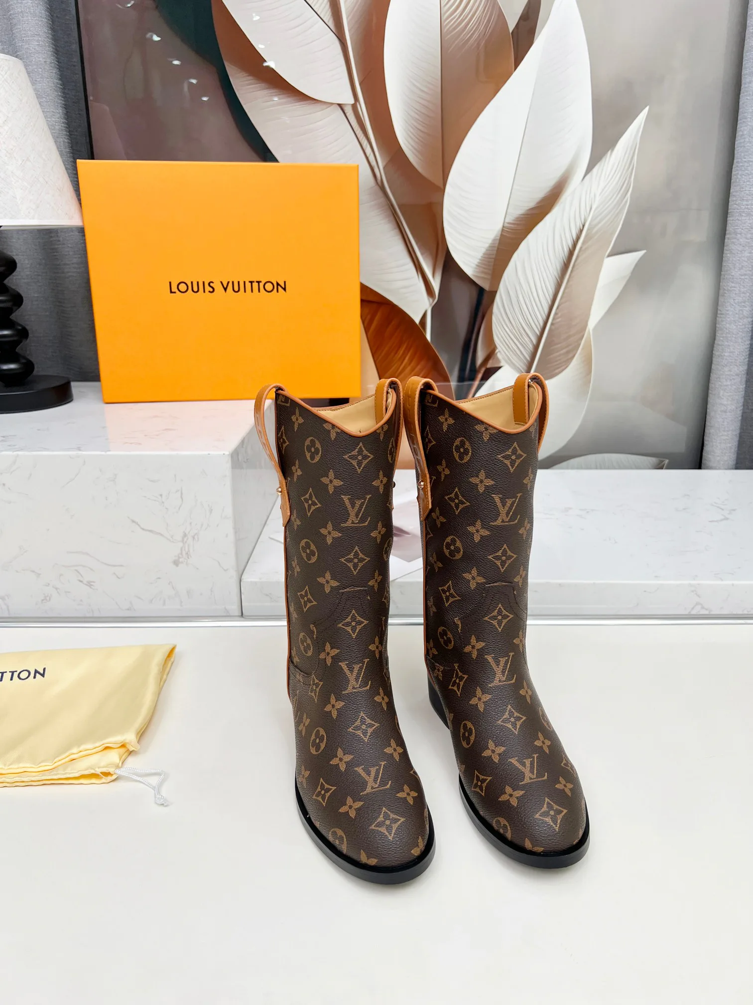 Ботинки Женские Louis Vuitton 17948506