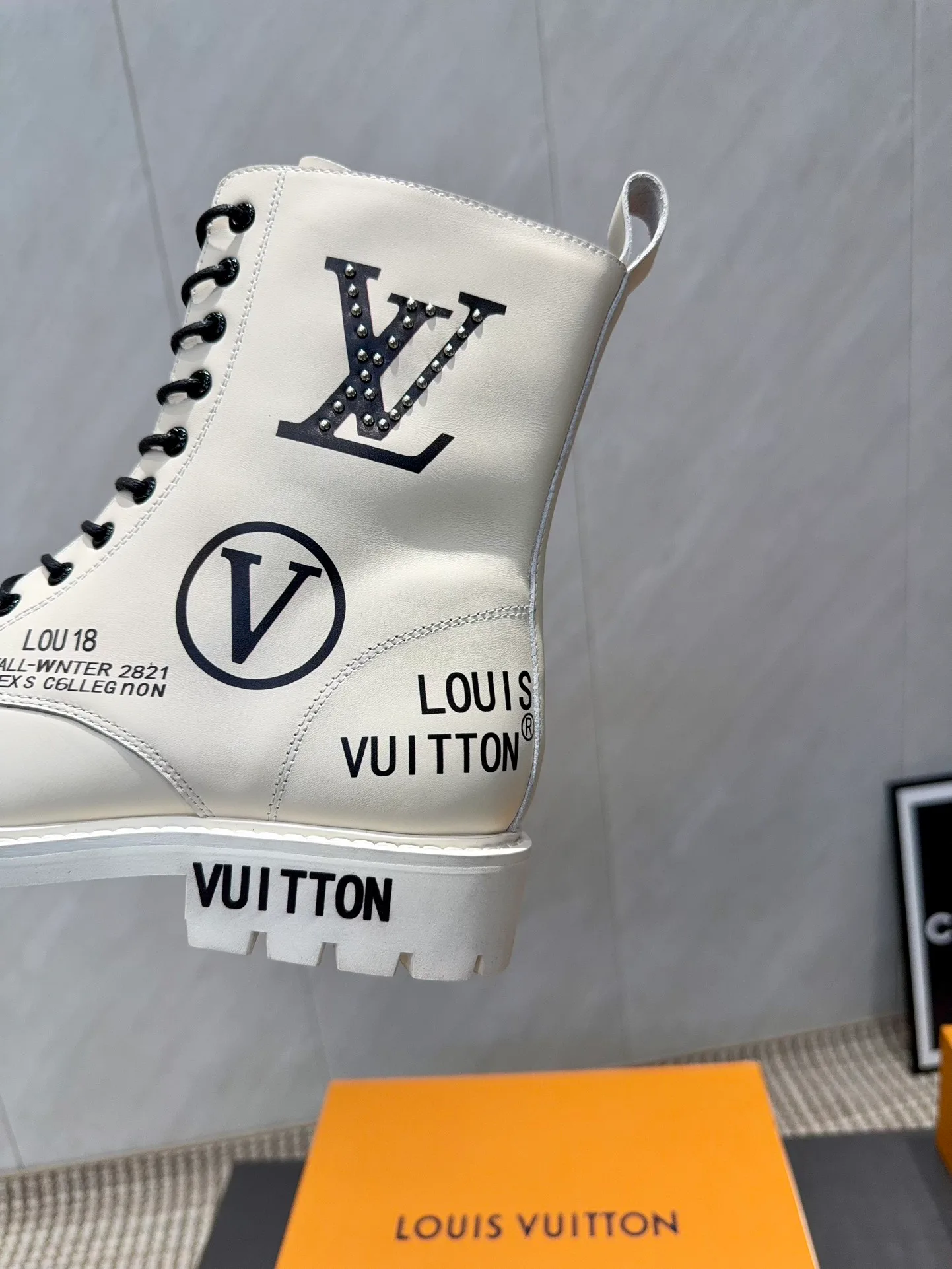 Ботинки Женские Louis Vuitton 244140