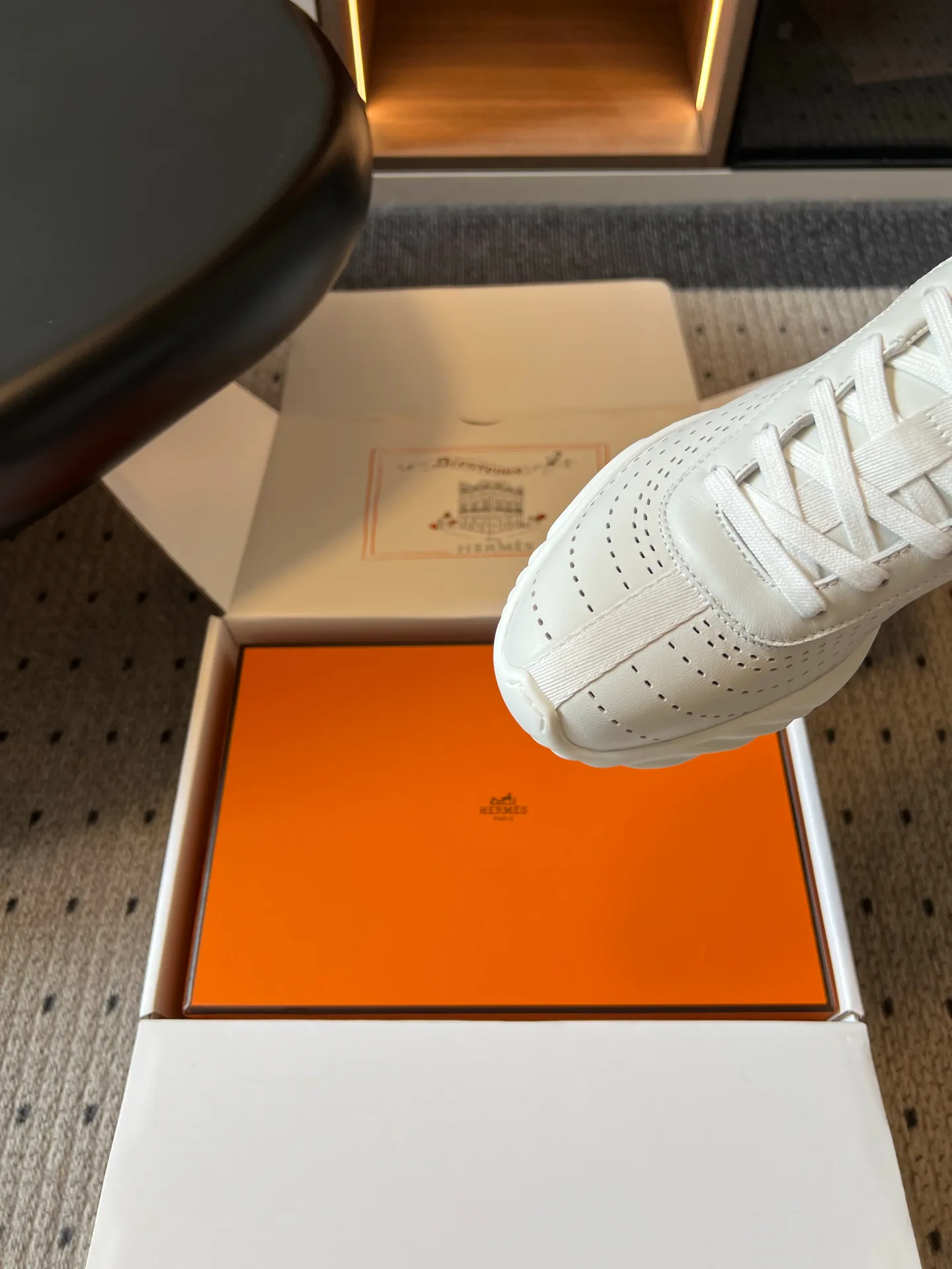 Кроссовки Женские Hermes 17625156
