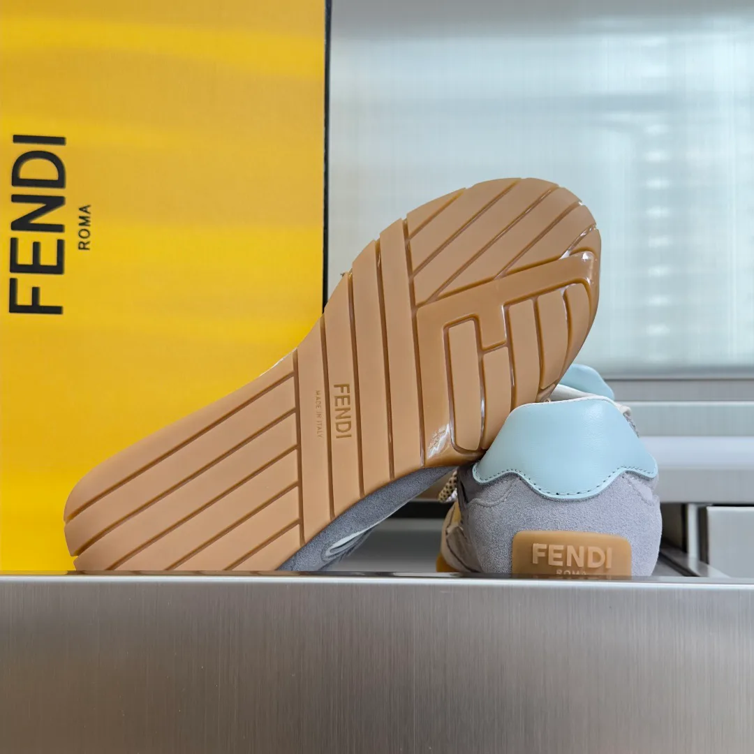 Кроссовки Женские Fendi 12708145