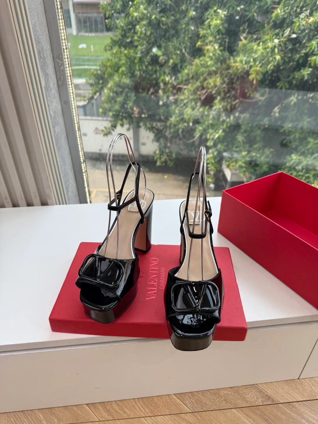 Босоножки Женские Valentino 18737665