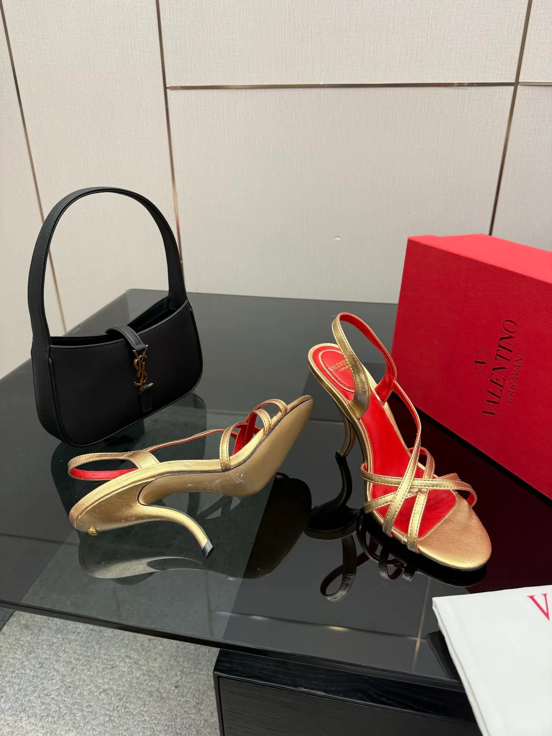 Босоножки Женские Valentino 5052060