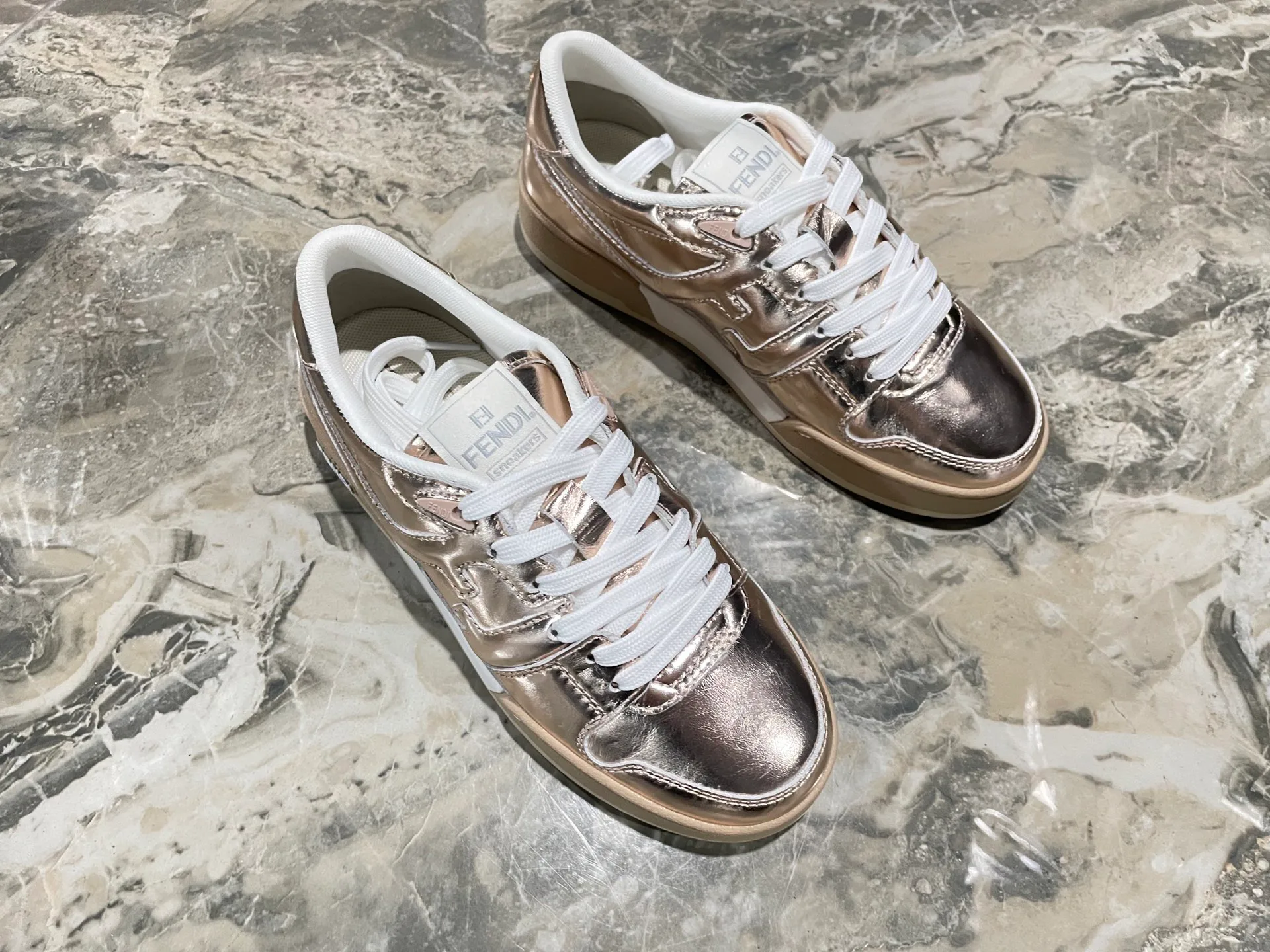 Кроссовки Женские Fendi 31875