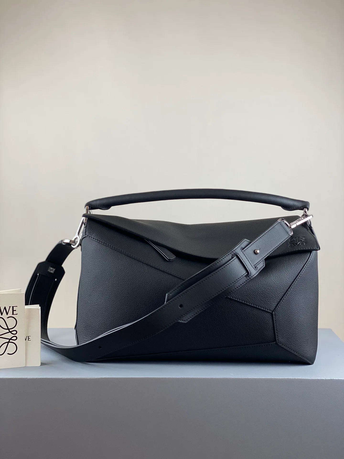 Классические Сумки Женские Loewe 18177572
