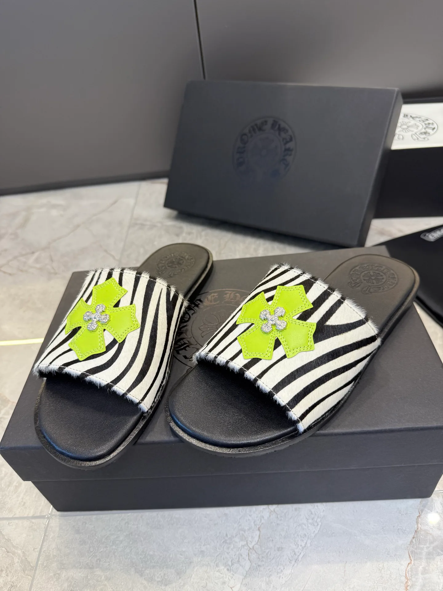 Шлепанцы Женские Chrome Hearts 1225358