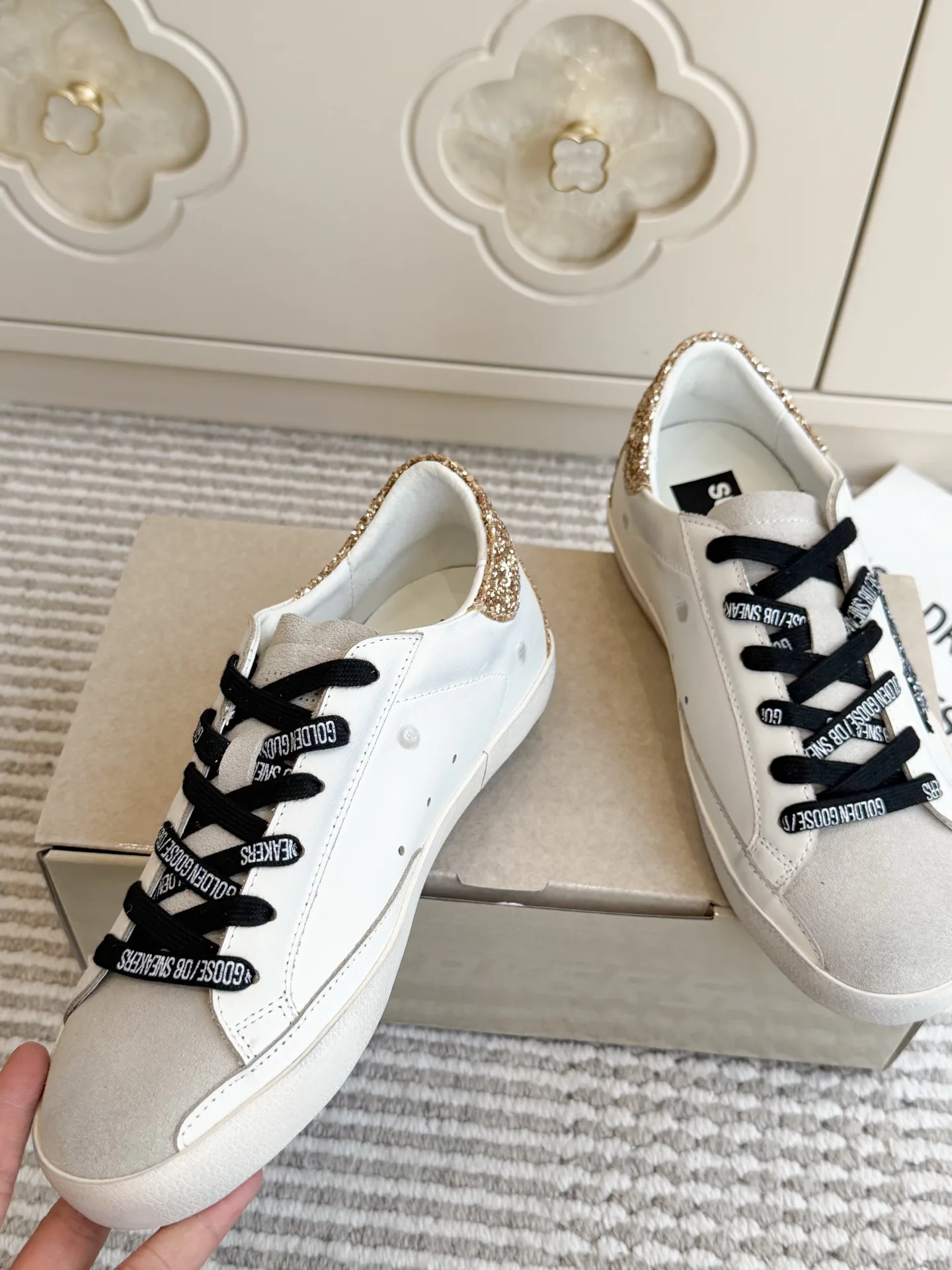 Кроссовки Женские Golden Goose 18737588