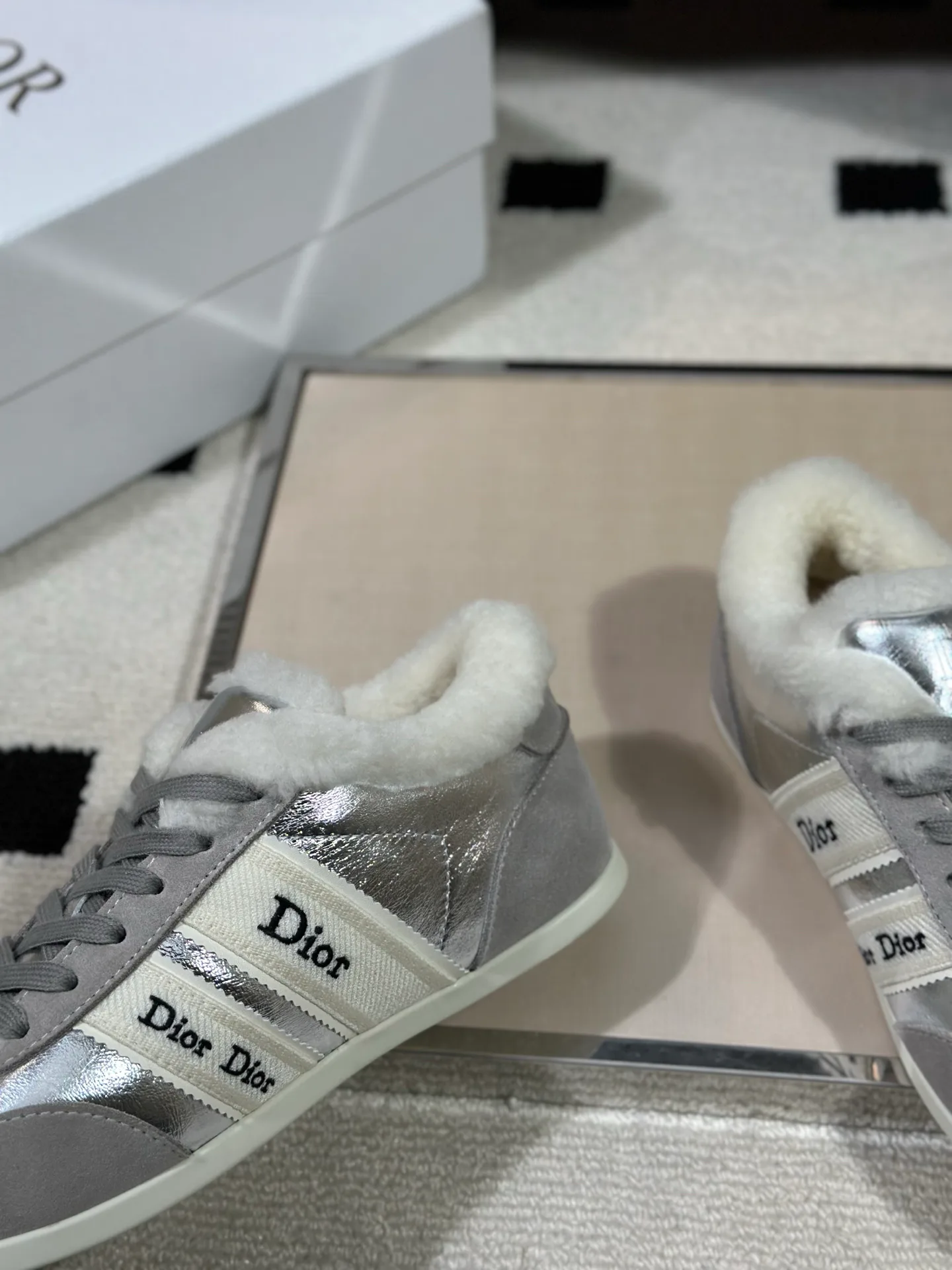 Кроссовки Женские Christian Dior 18366777