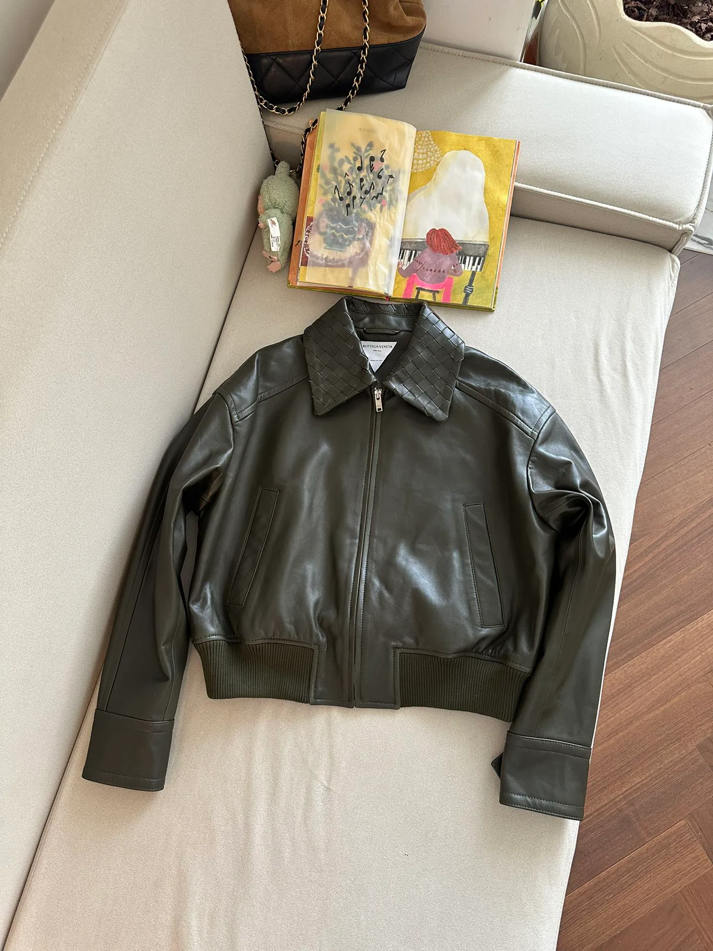 Кожаные Куртки И Дублёнки Женские Bottega Veneta 3567272