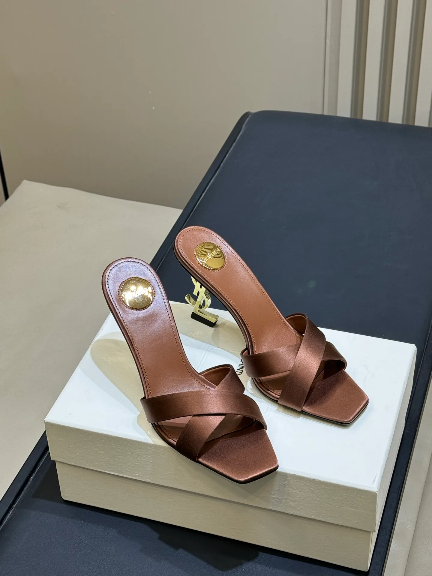 Босоножки Женские Saint Laurent 11892874