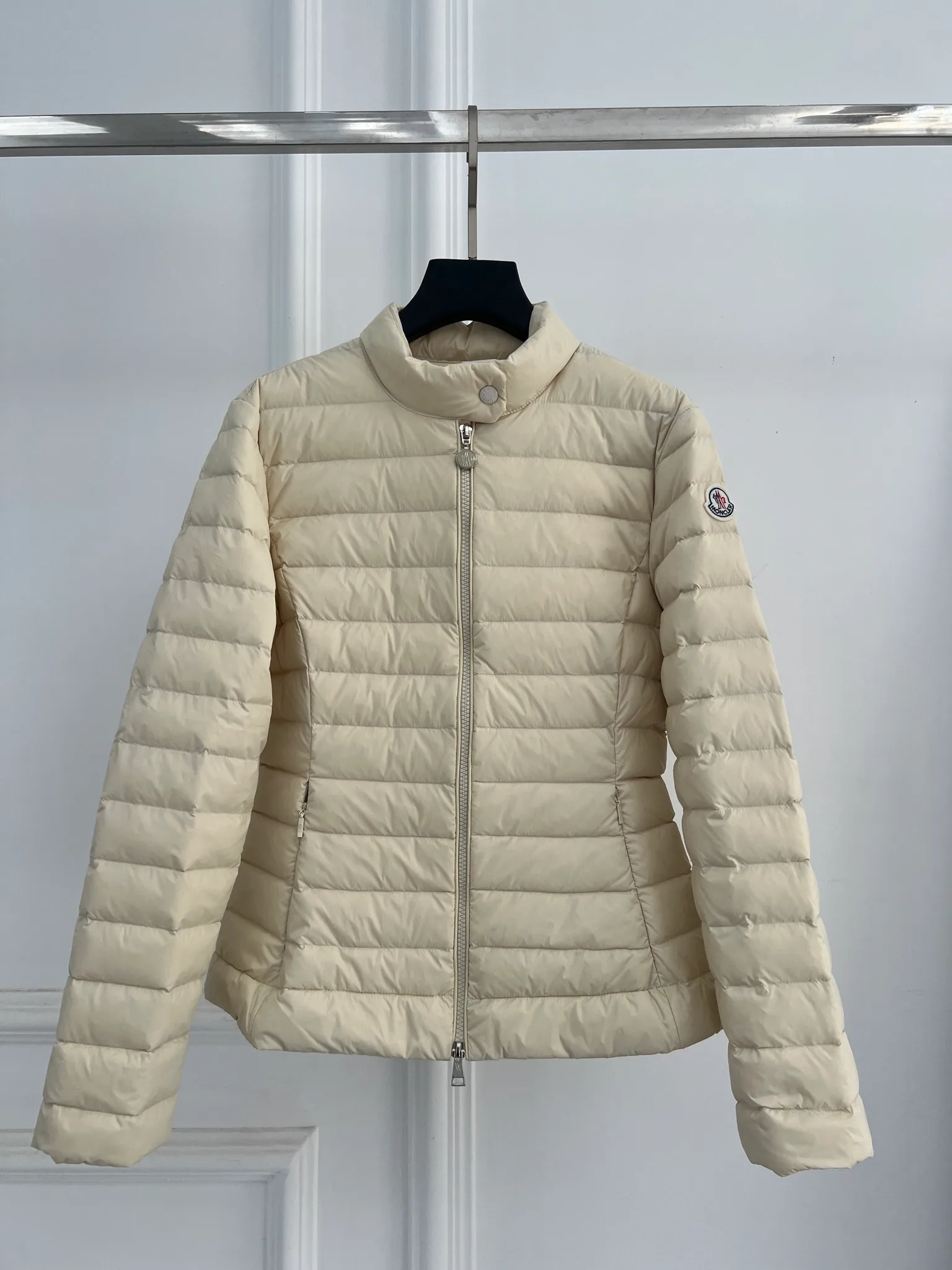 Куртки И Пуховики Женские Moncler 18416157
