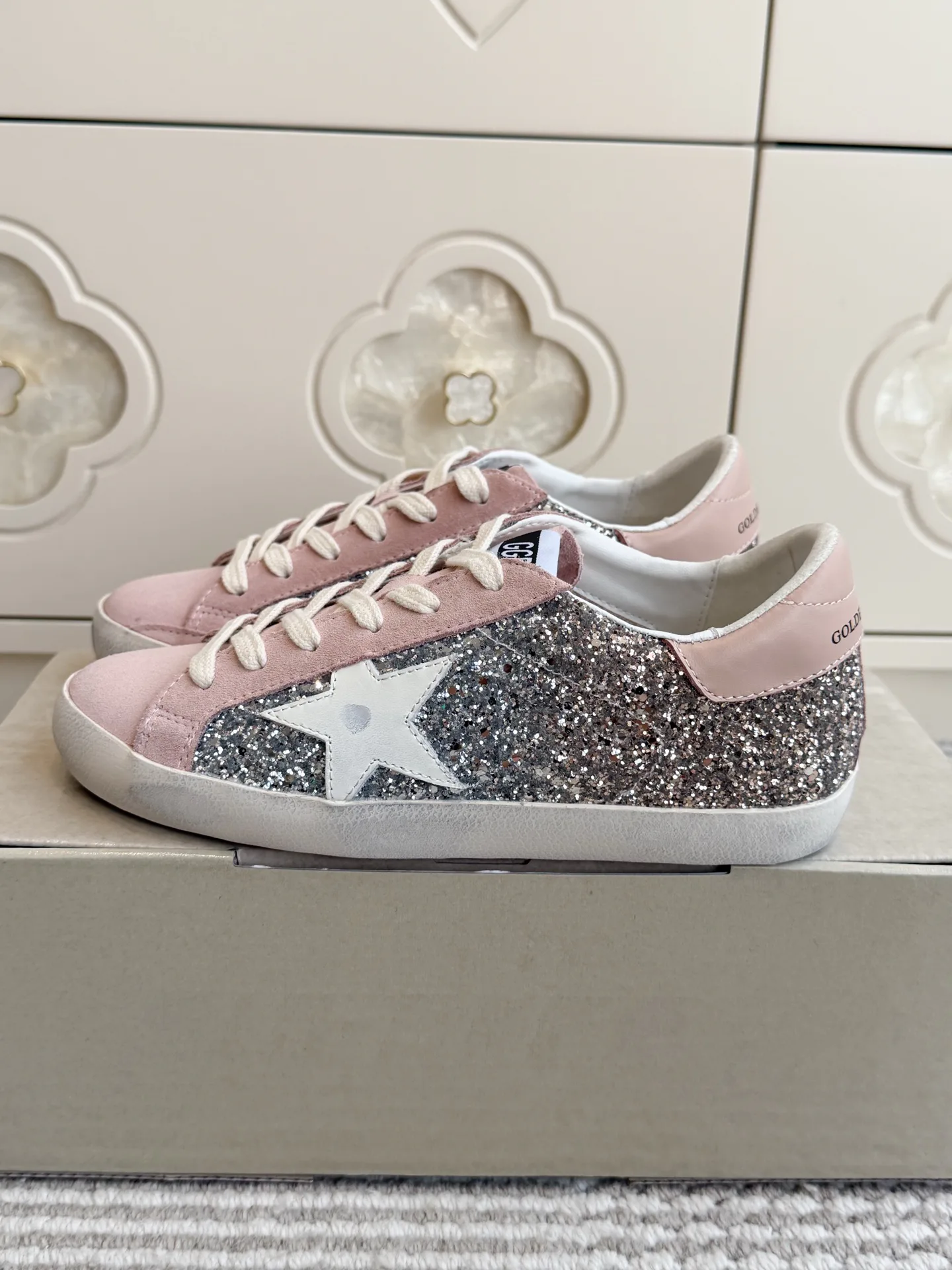 Кроссовки Женские Golden Goose 18737585