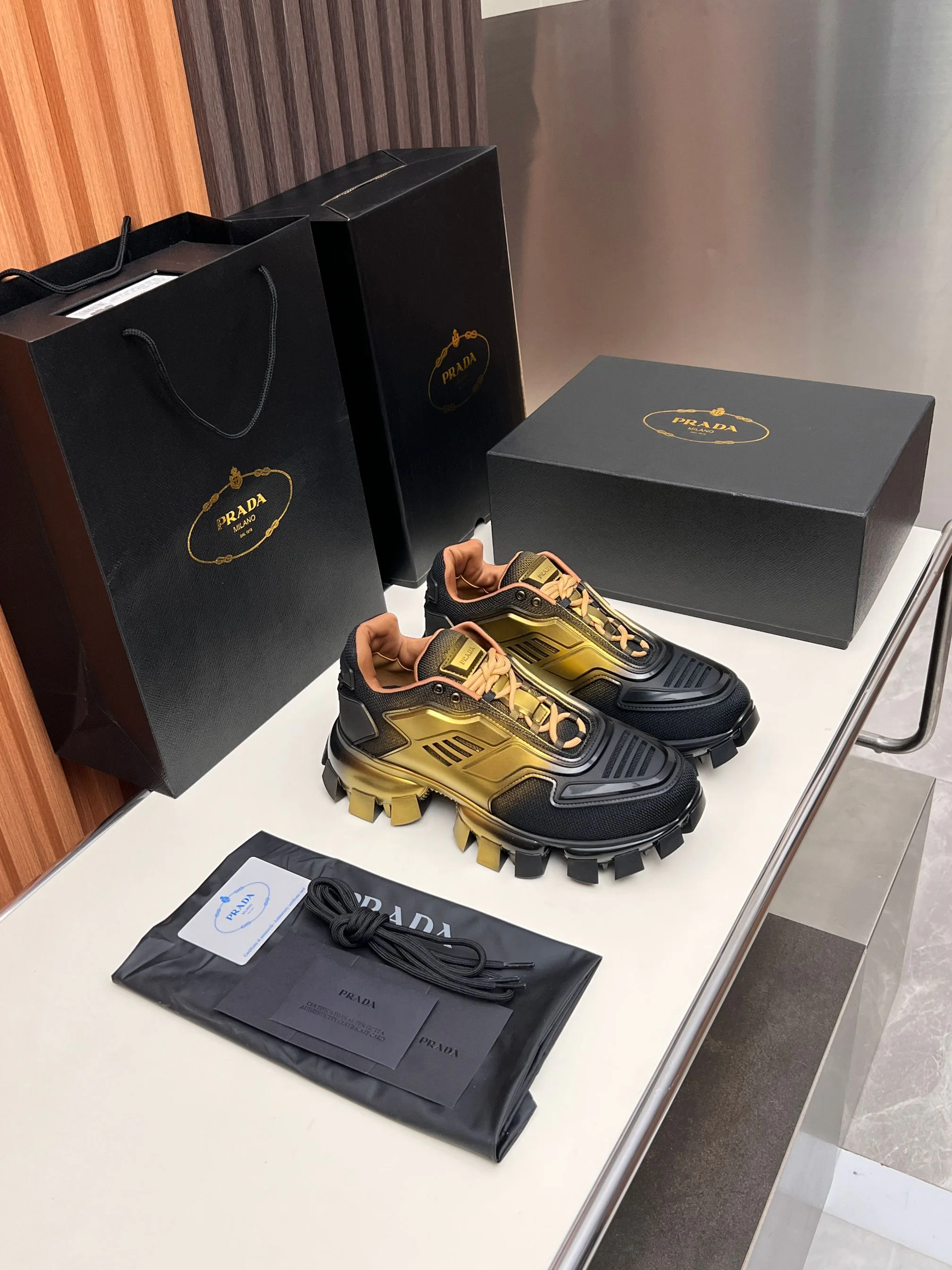 Кроссовки Женские Prada 881670