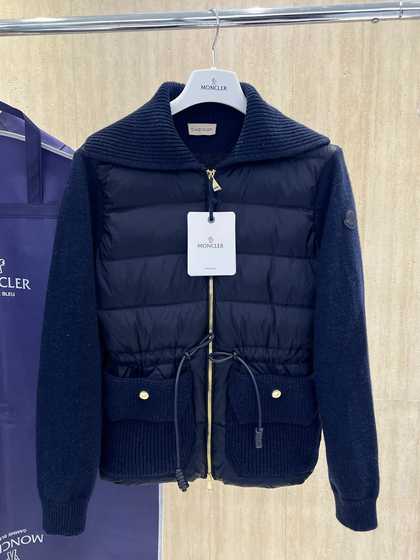 Куртки И Пуховики Женские Moncler 19185292