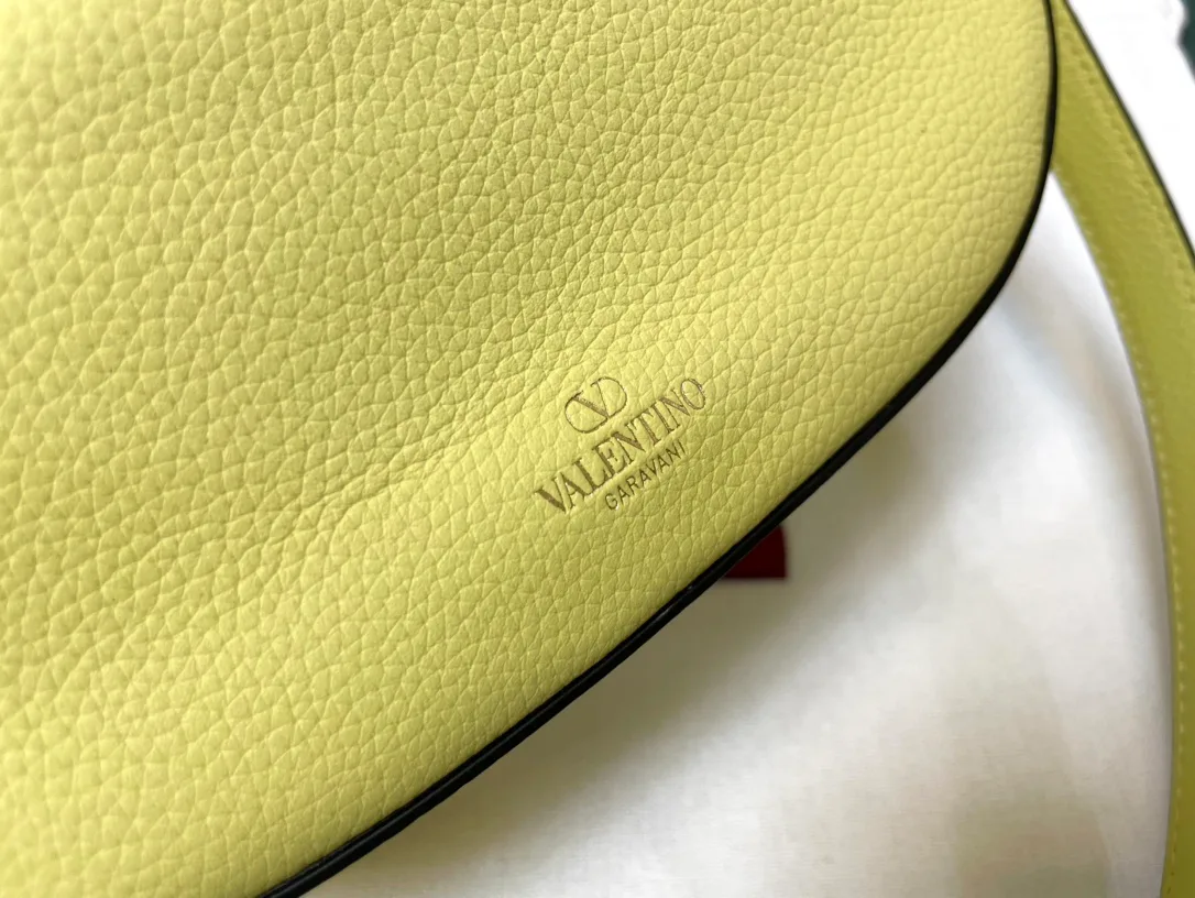 Классические Сумки Женские Valentino 4626