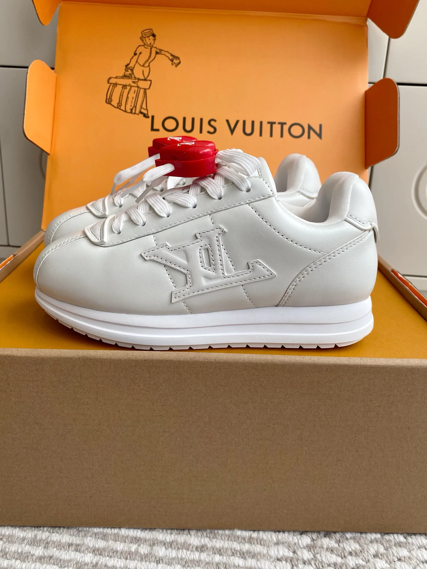 Кроссовки Женские Louis Vuitton 11546452