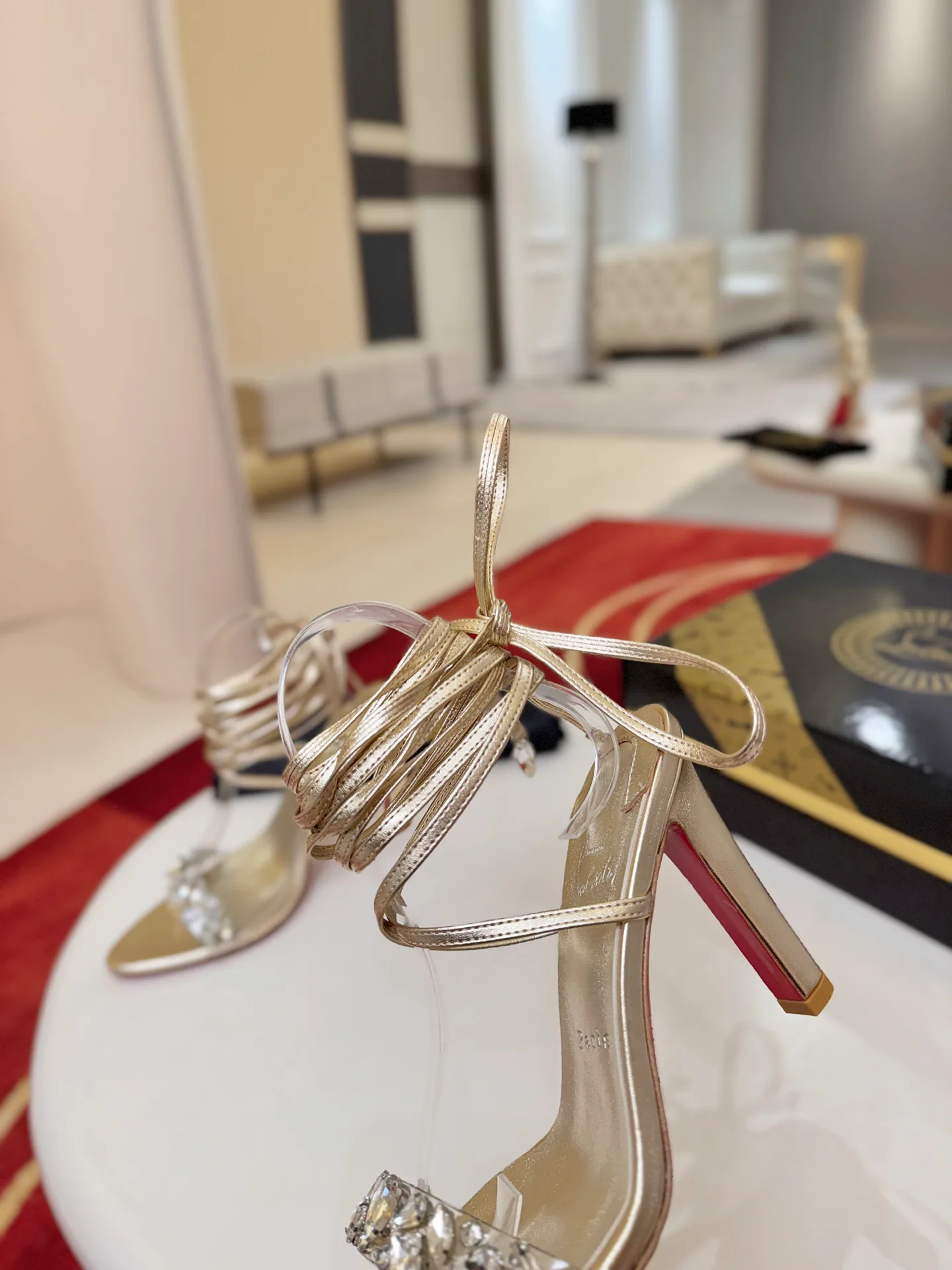 Босоножки Женские Christian Louboutin 19581786