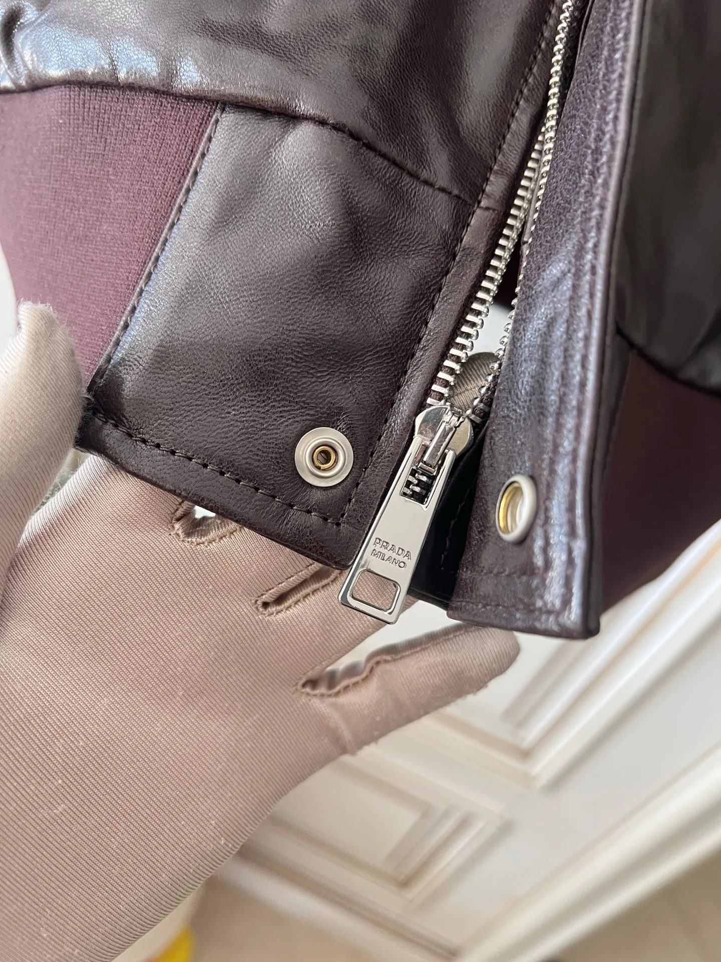 Кожаные Куртки И Дублёнки Женские Prada 18409020