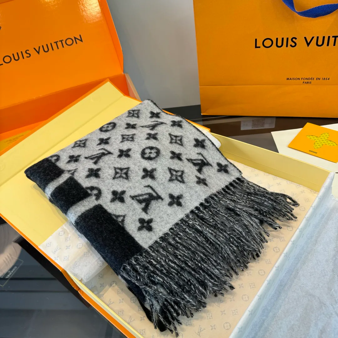 Шарфы Louis Vuitton 18627237