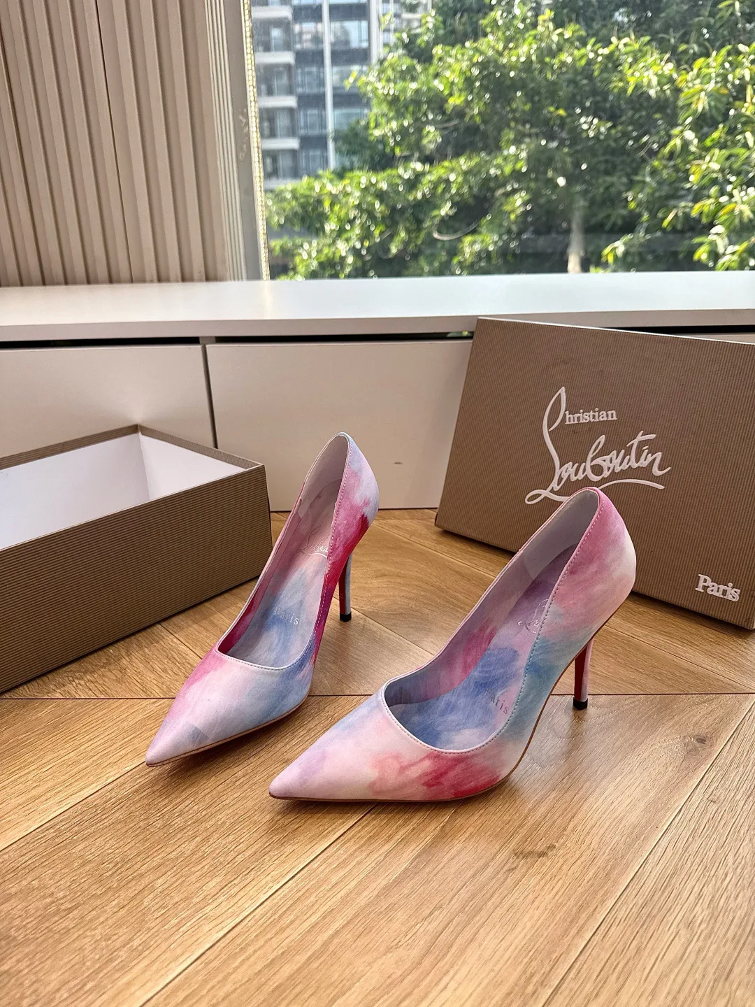 Туфли Женские Christian Louboutin 17480775