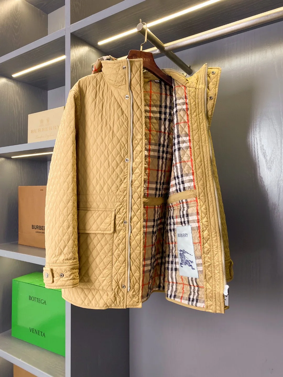 Куртки Женские Burberry 2091