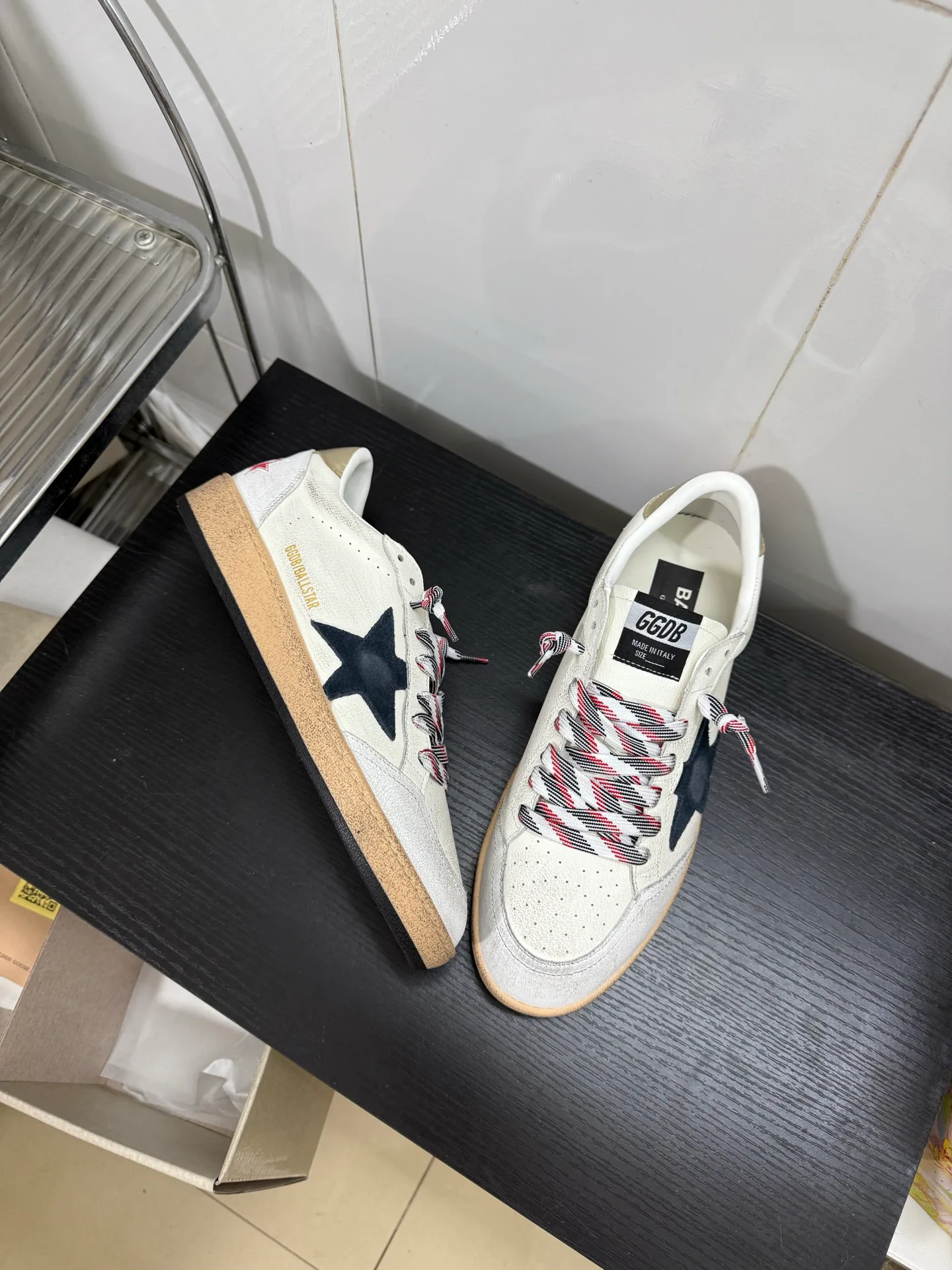 Кроссовки Женские Golden Goose 18211910