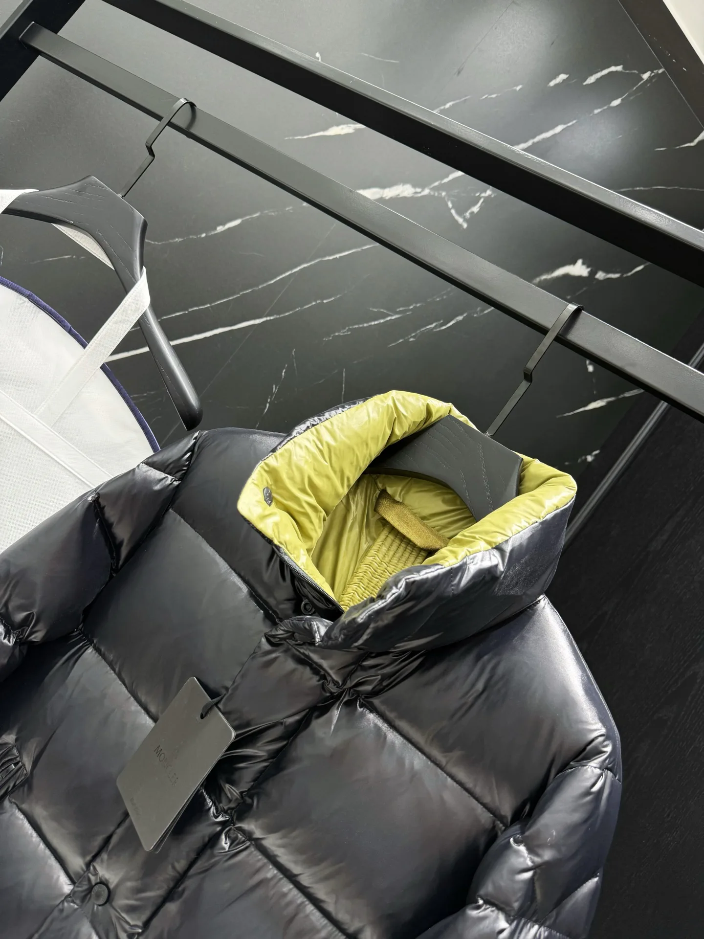 Куртки И Пуховики Мужские Moncler 1807040