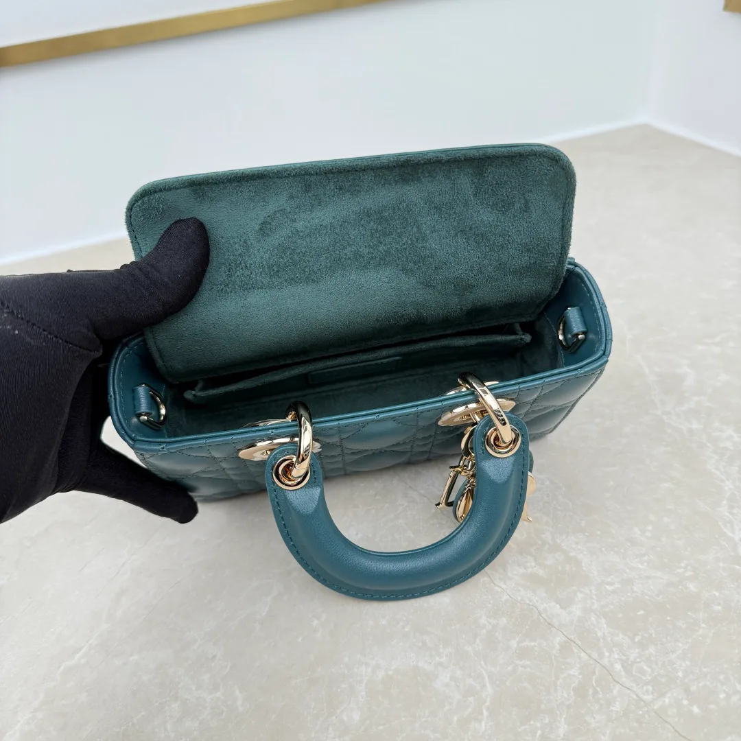 Классические Сумки Женские Christian Dior 18242050