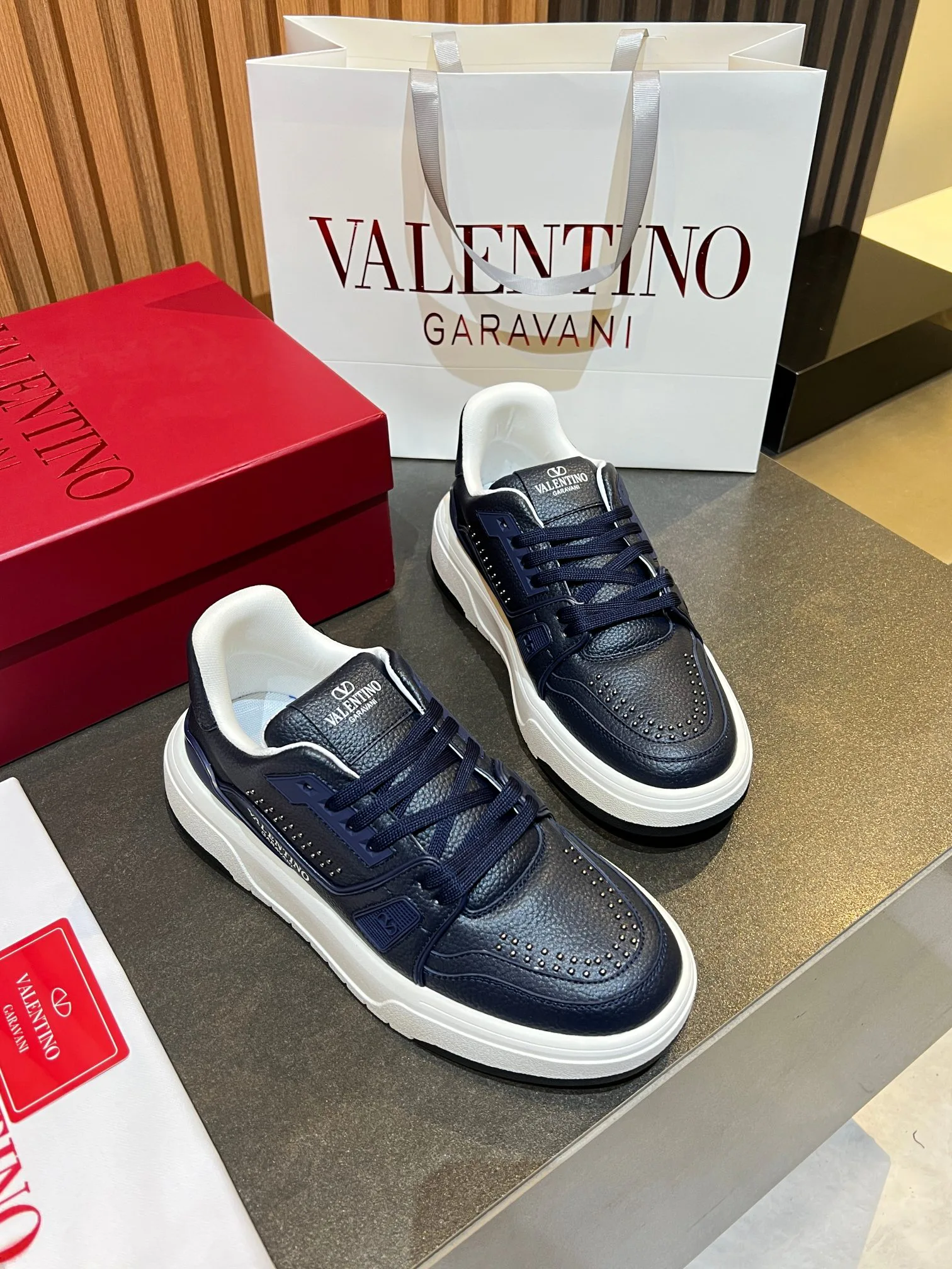 Кроссовки Женские Valentino 11575972