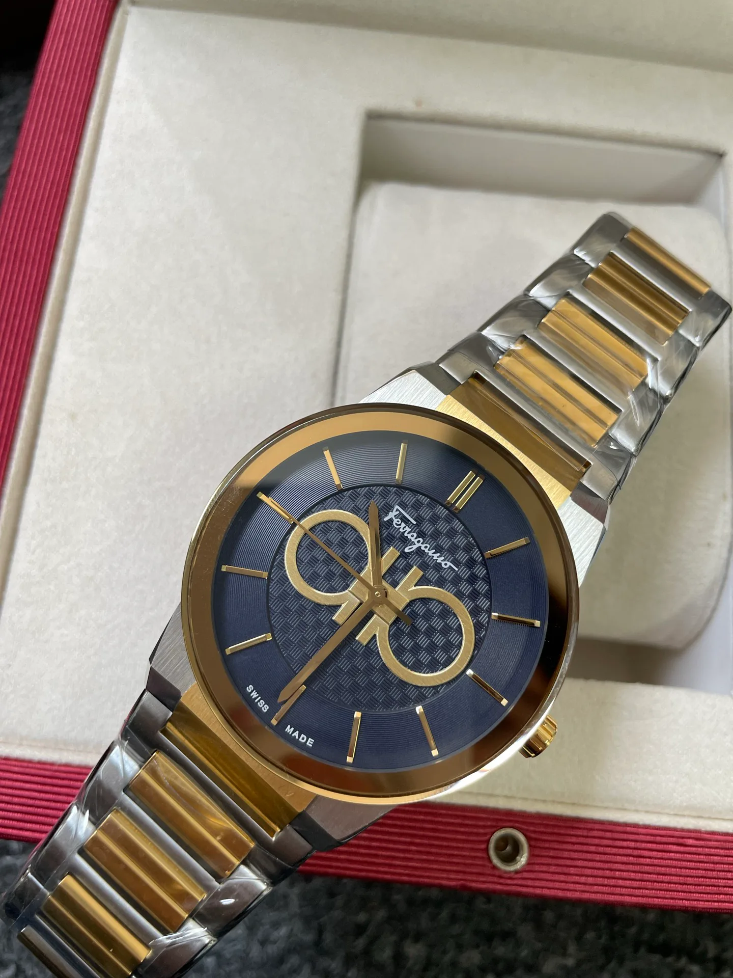 Часы Женские Salvatore Ferragamo 514125