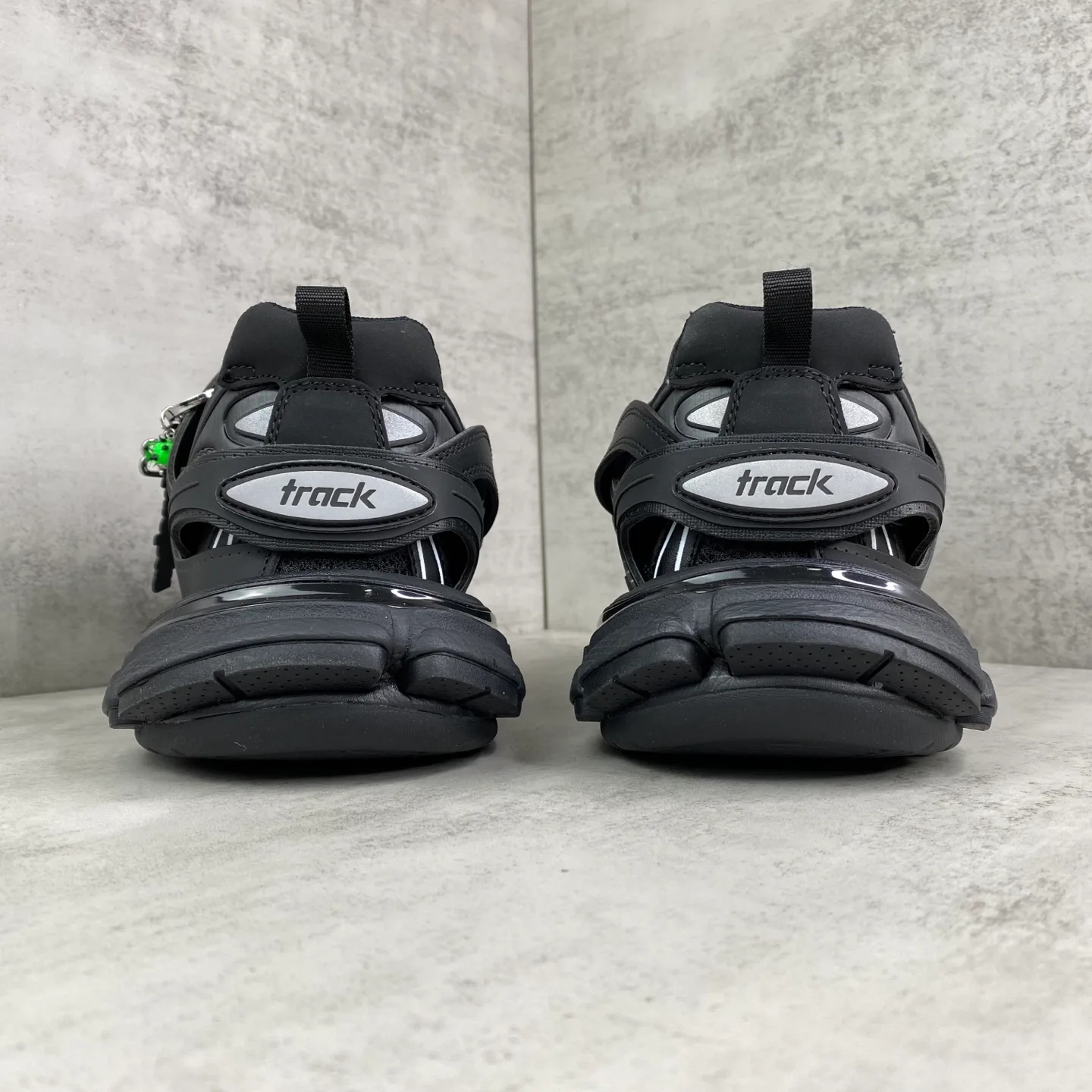 Кроссовки Женские Balenciaga 18743878