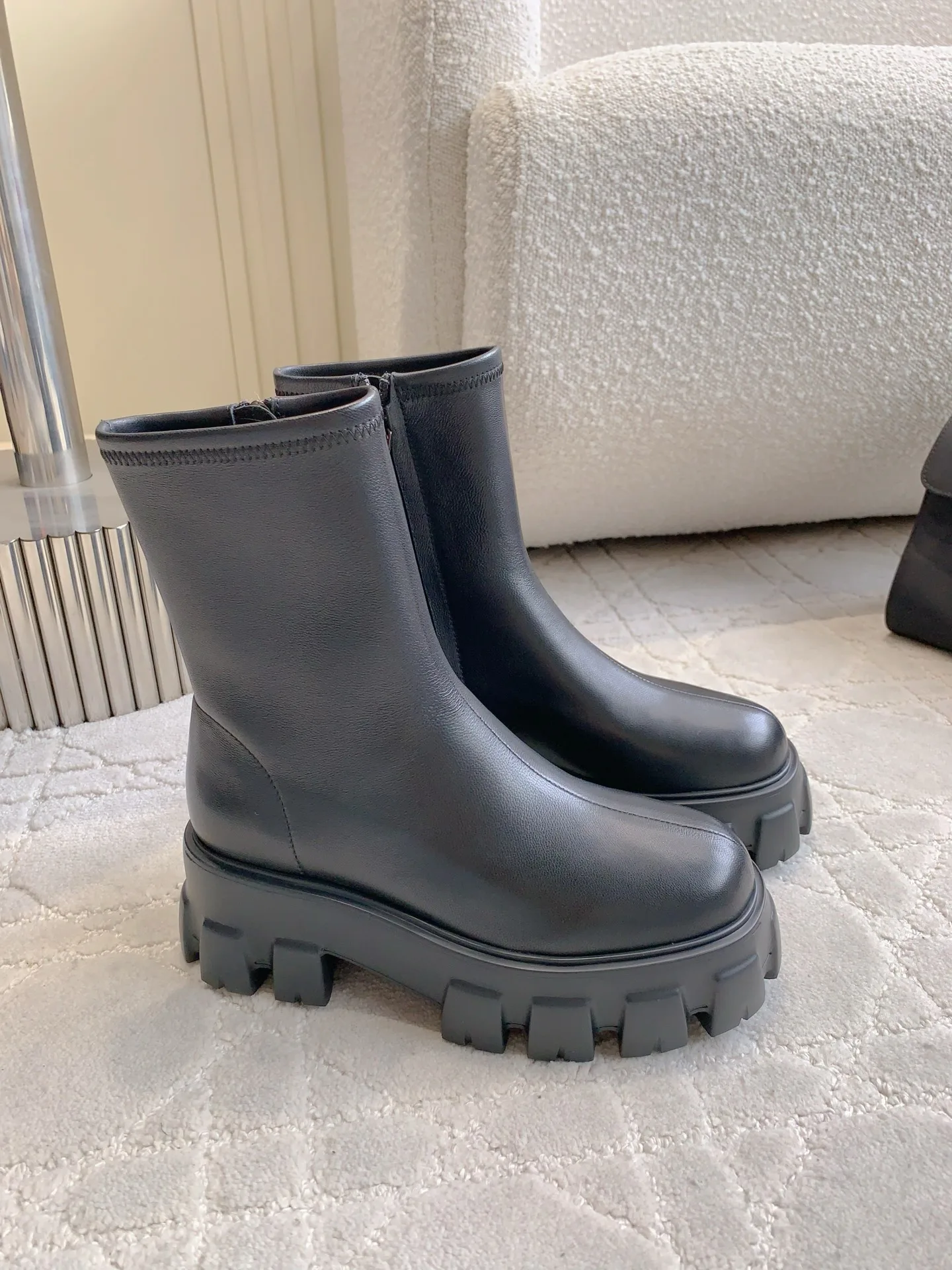 Ботинки Женские Prada 18170842
