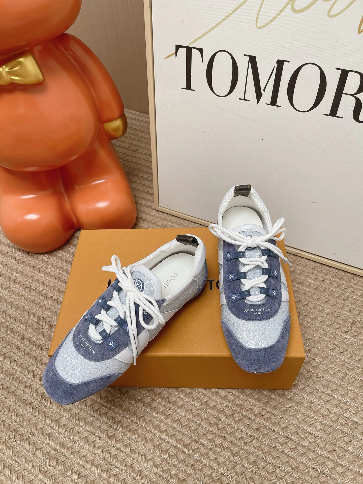 Кроссовки Женские Louis Vuitton 17449400